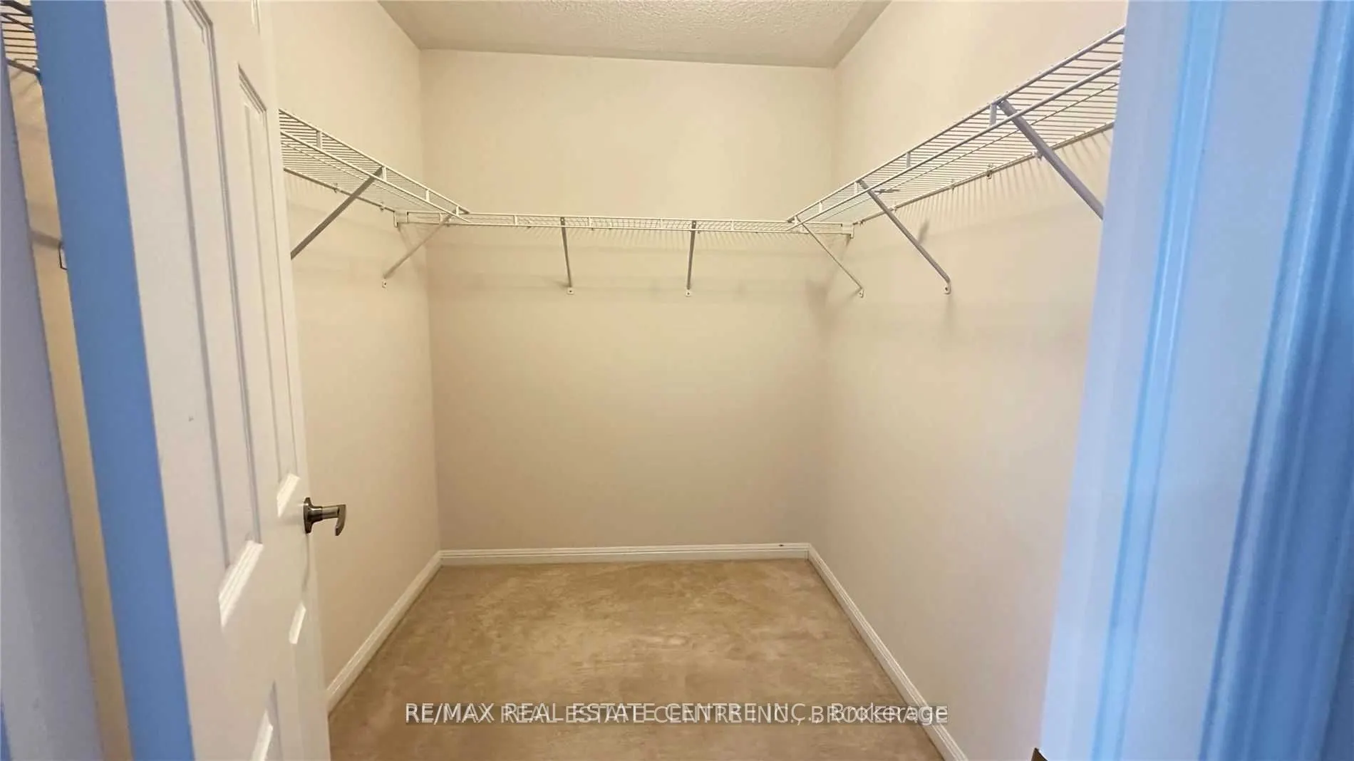 32 Gibbs Road, #UPPER LEVEL