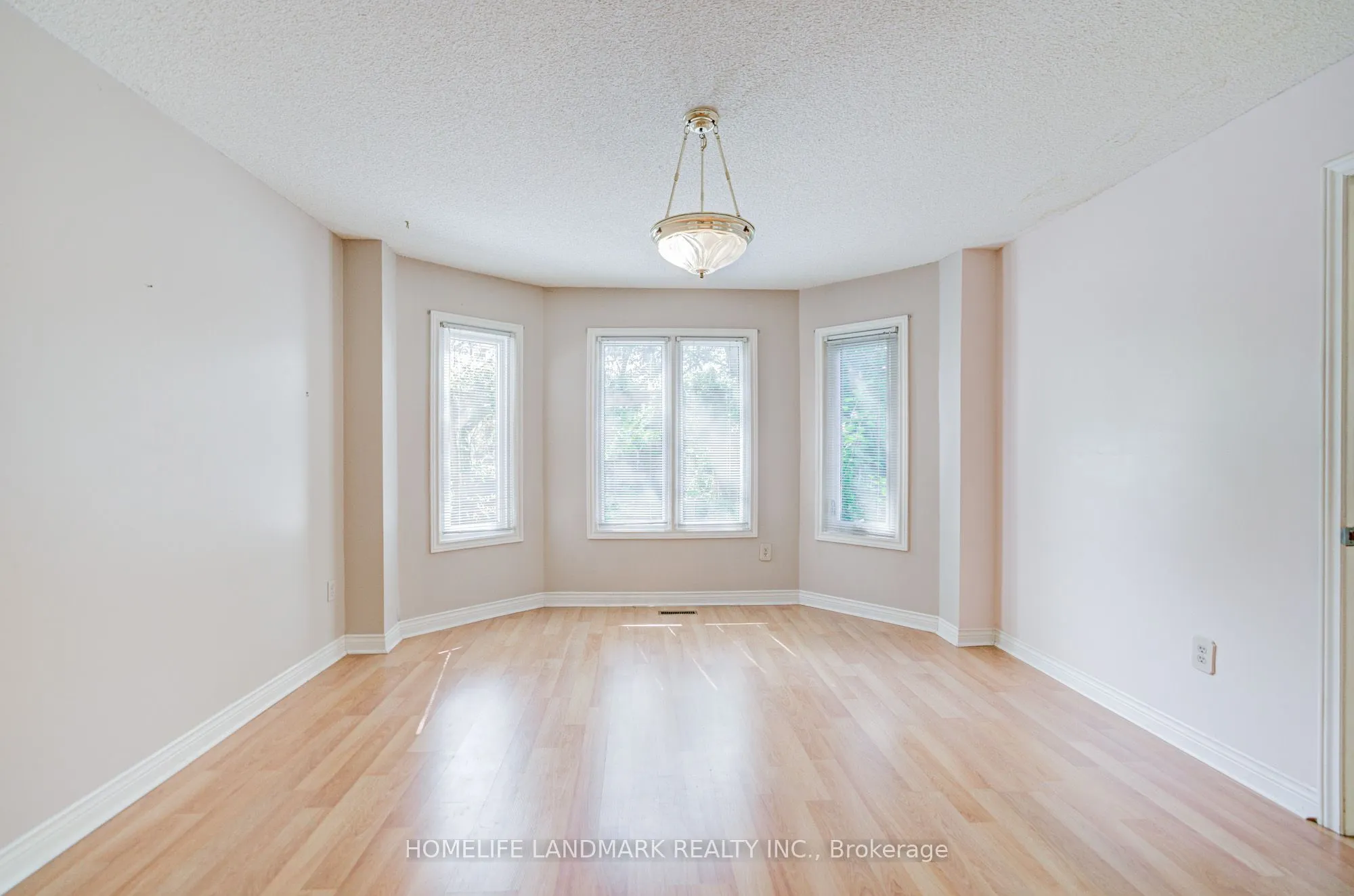 1194 Fairmeadow Trail