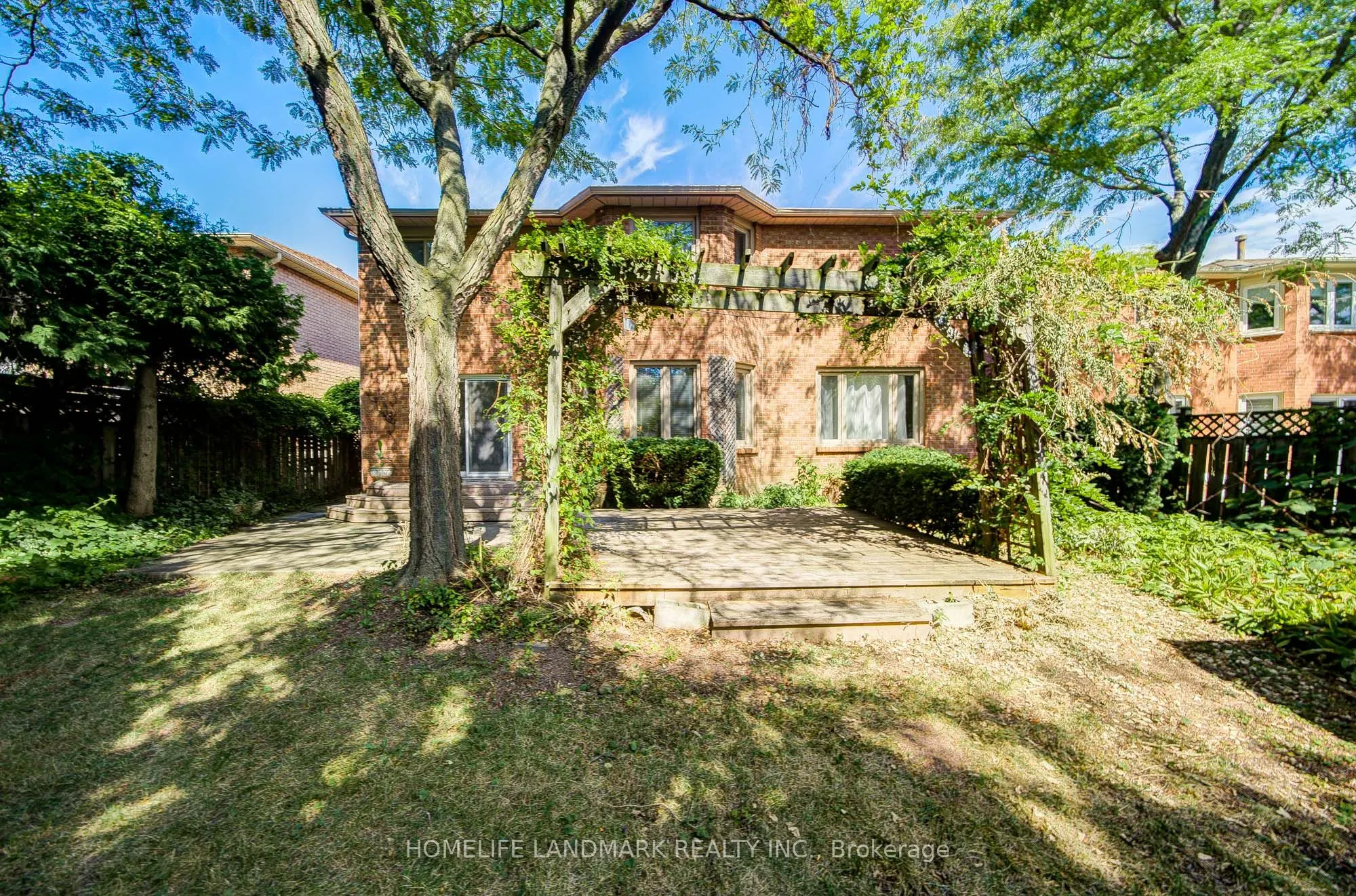1194 Fairmeadow Trail
