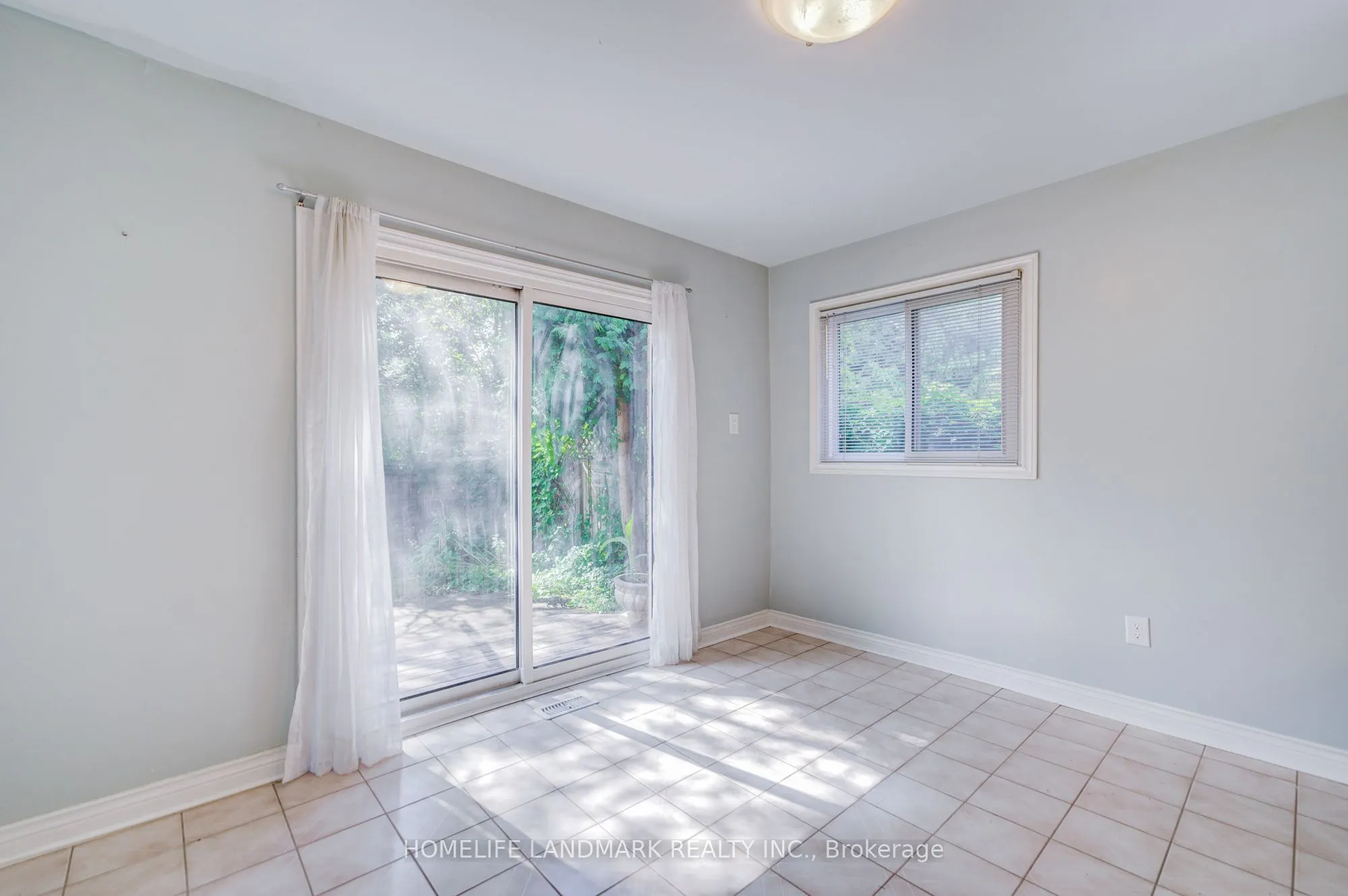 1194 Fairmeadow Trail