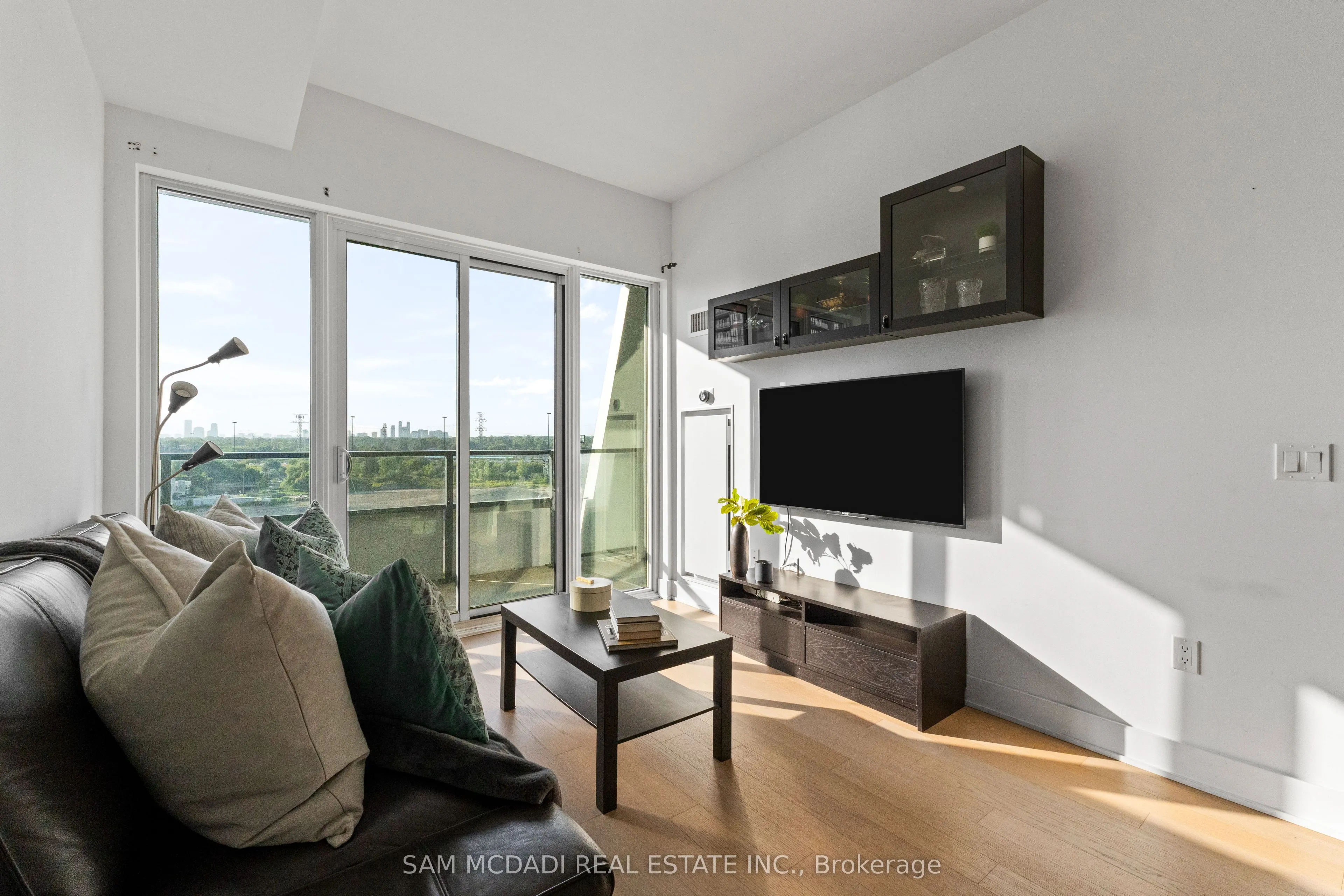 30 Shore Breeze Drive, #1012