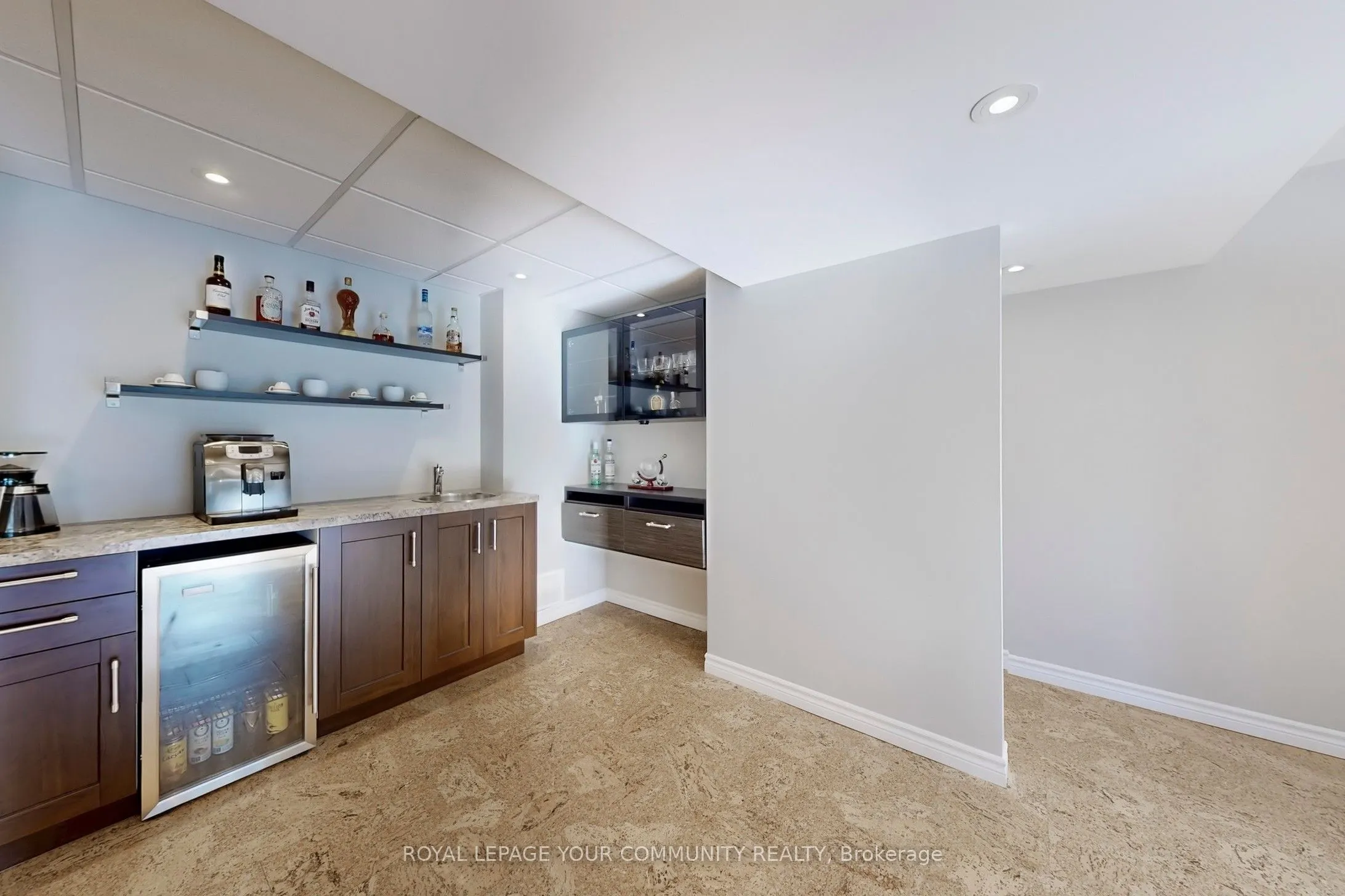 10 Reddington Drive, #6