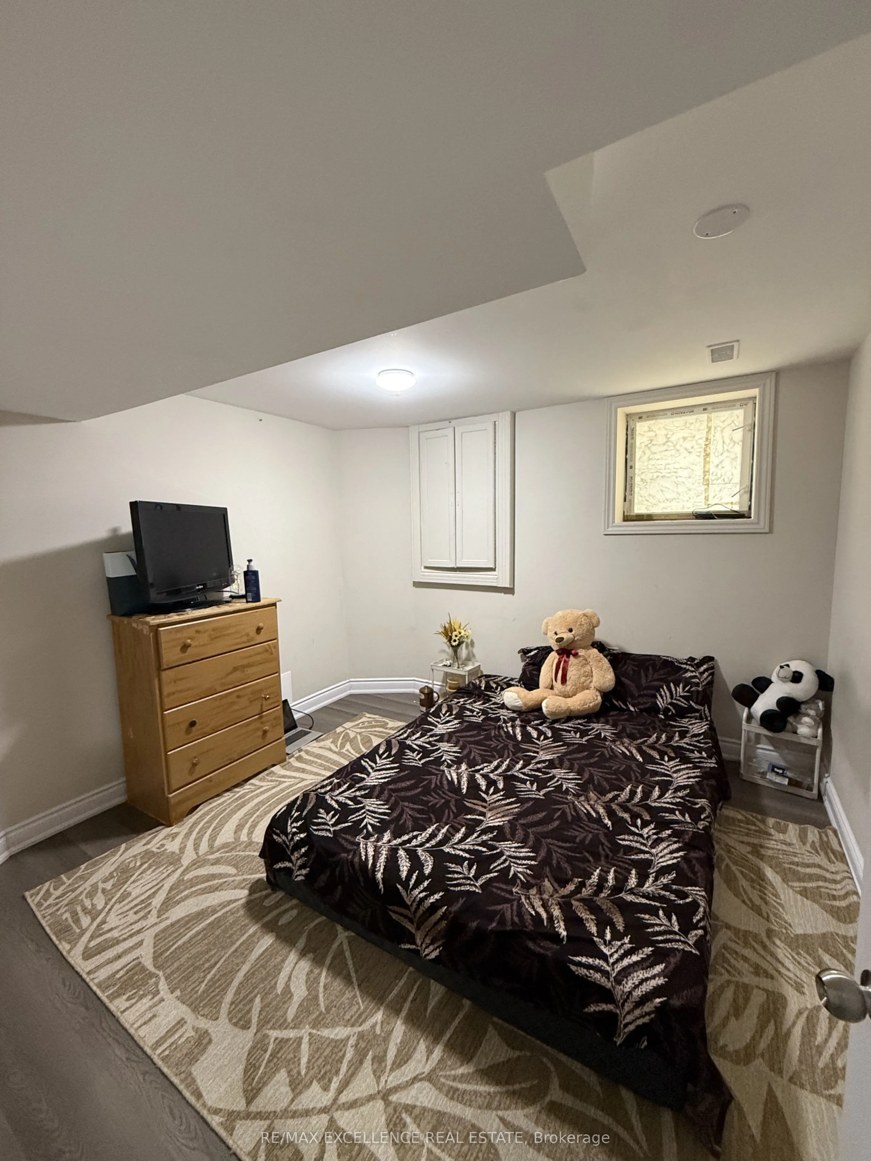 37 Rocky Mountain Crescent