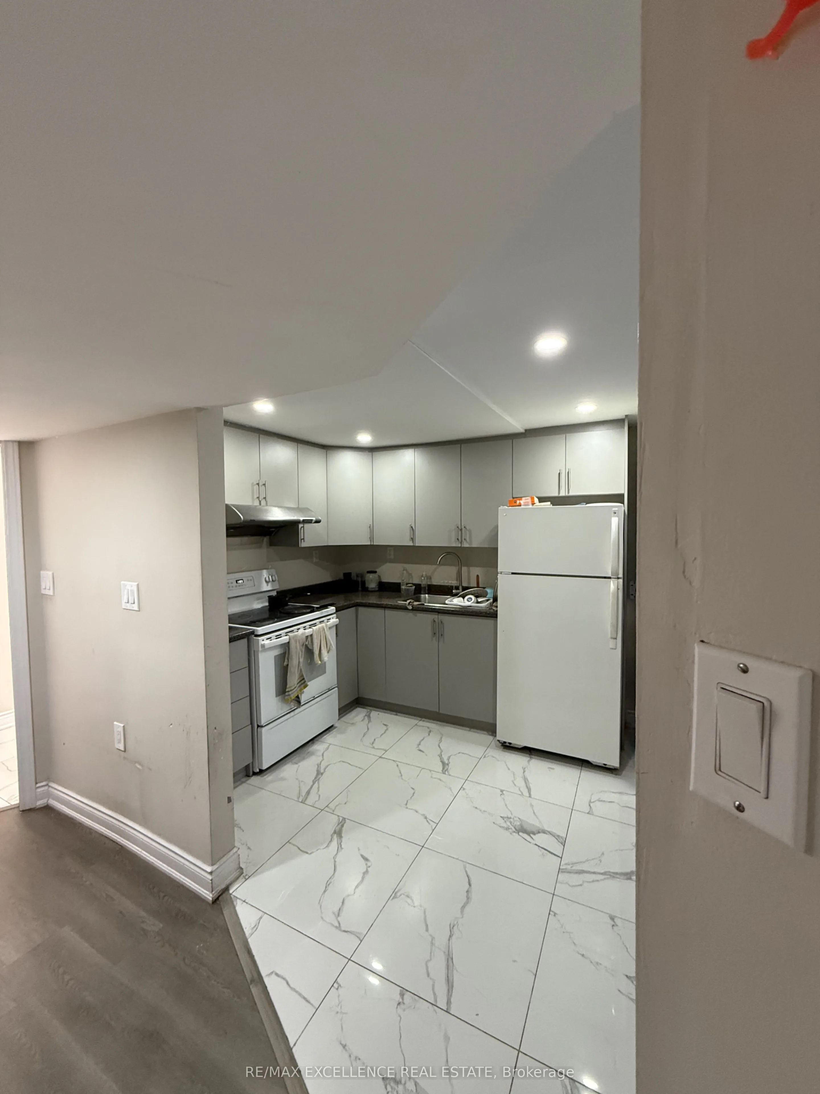 37 Rocky Mountain Crescent