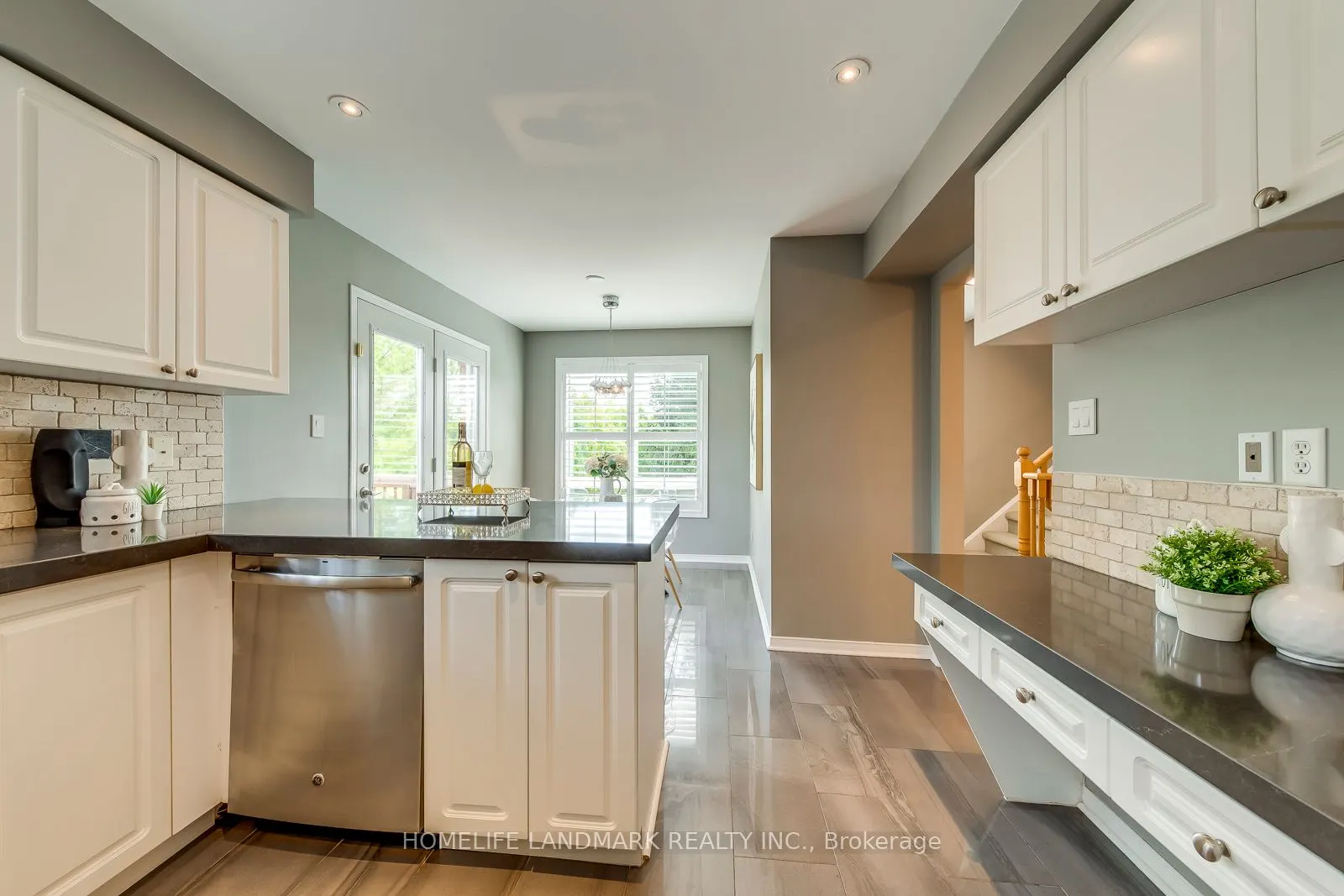 2503 Gill Crescent