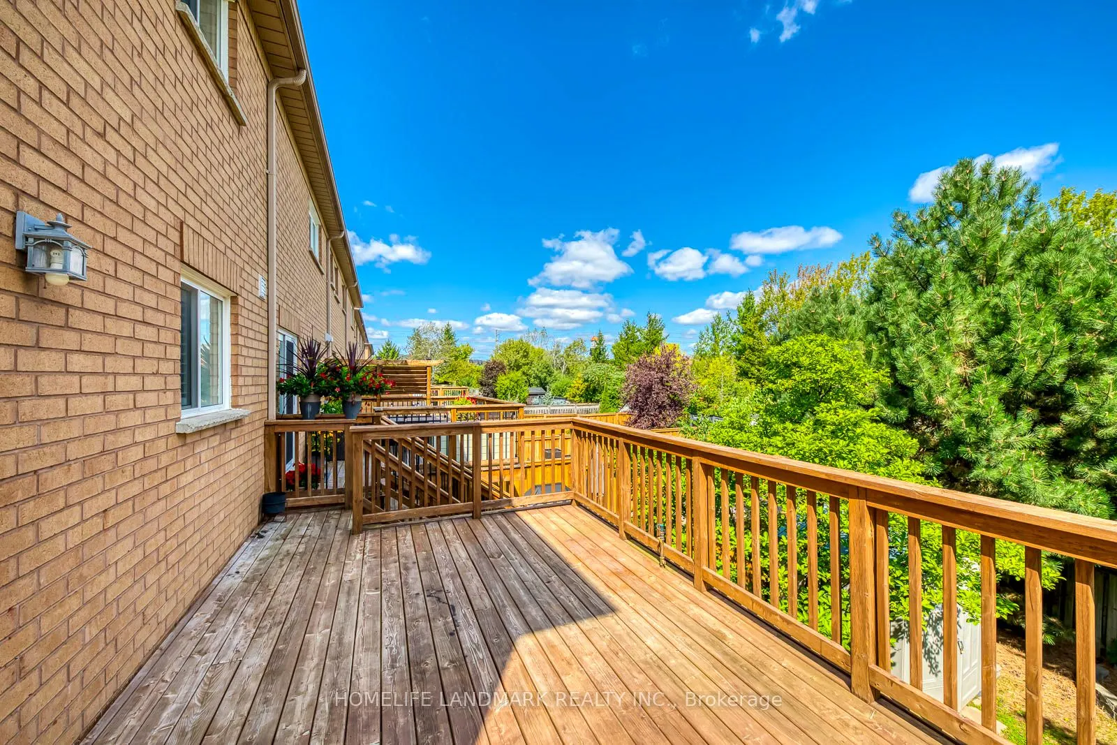 2503 Gill Crescent