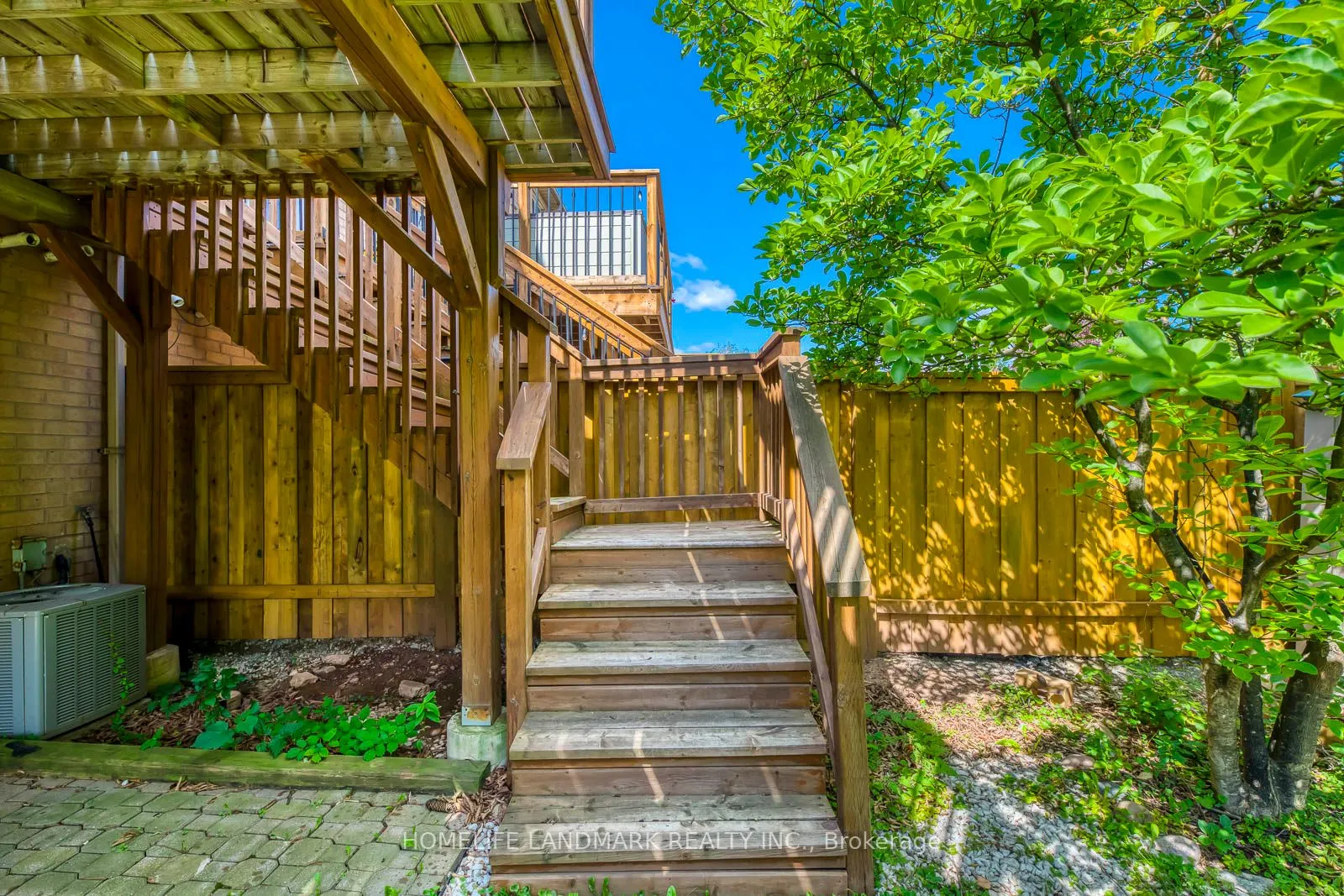 2503 Gill Crescent