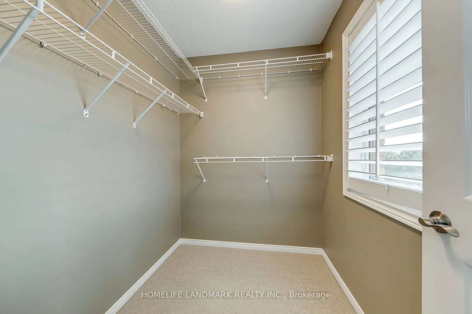 2503 Gill Crescent