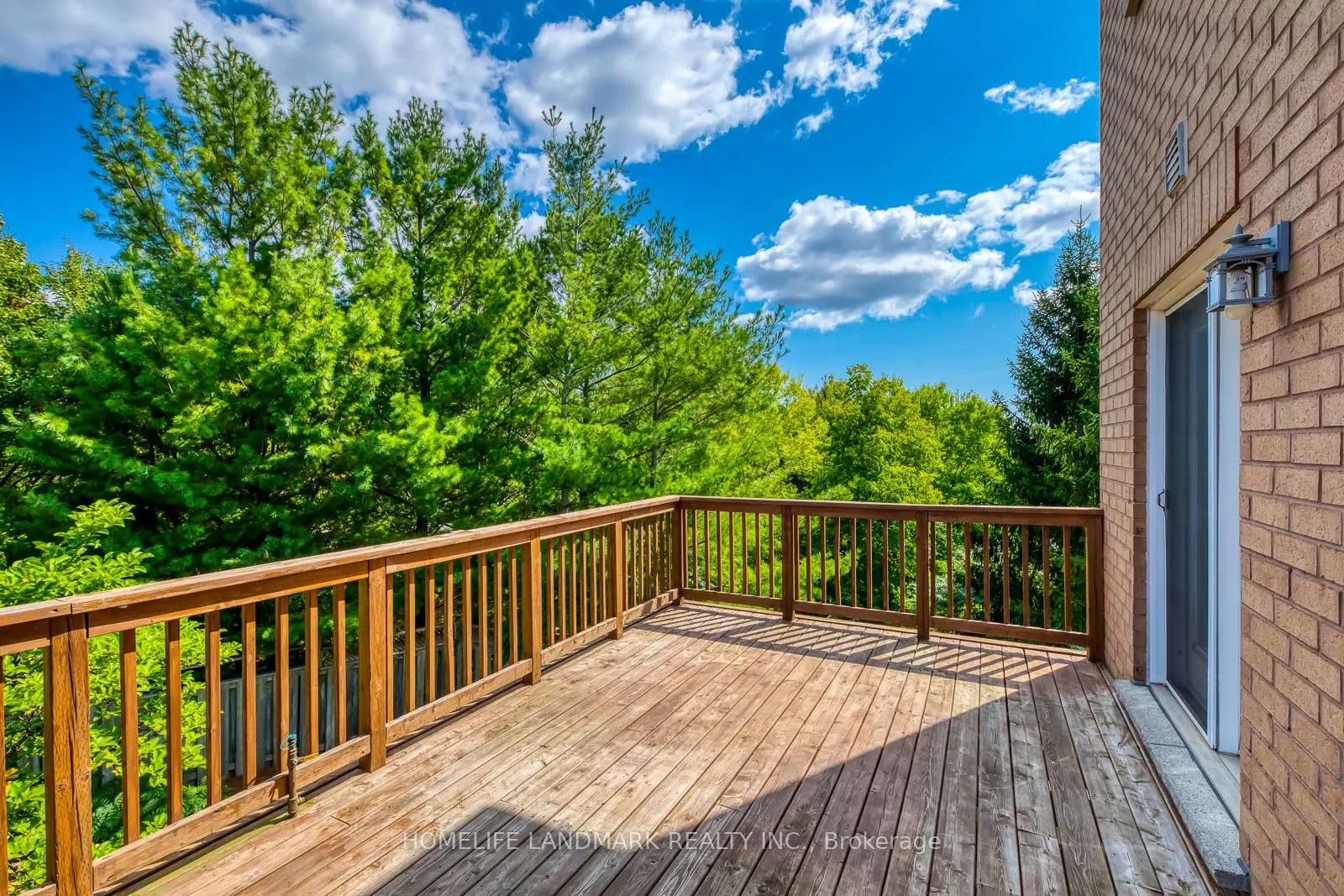 2503 Gill Crescent