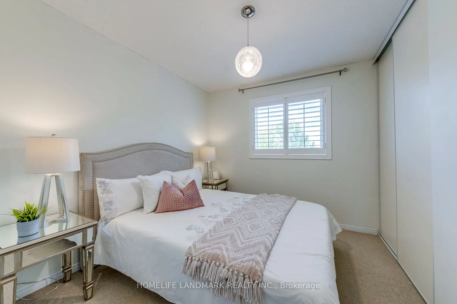 2503 Gill Crescent