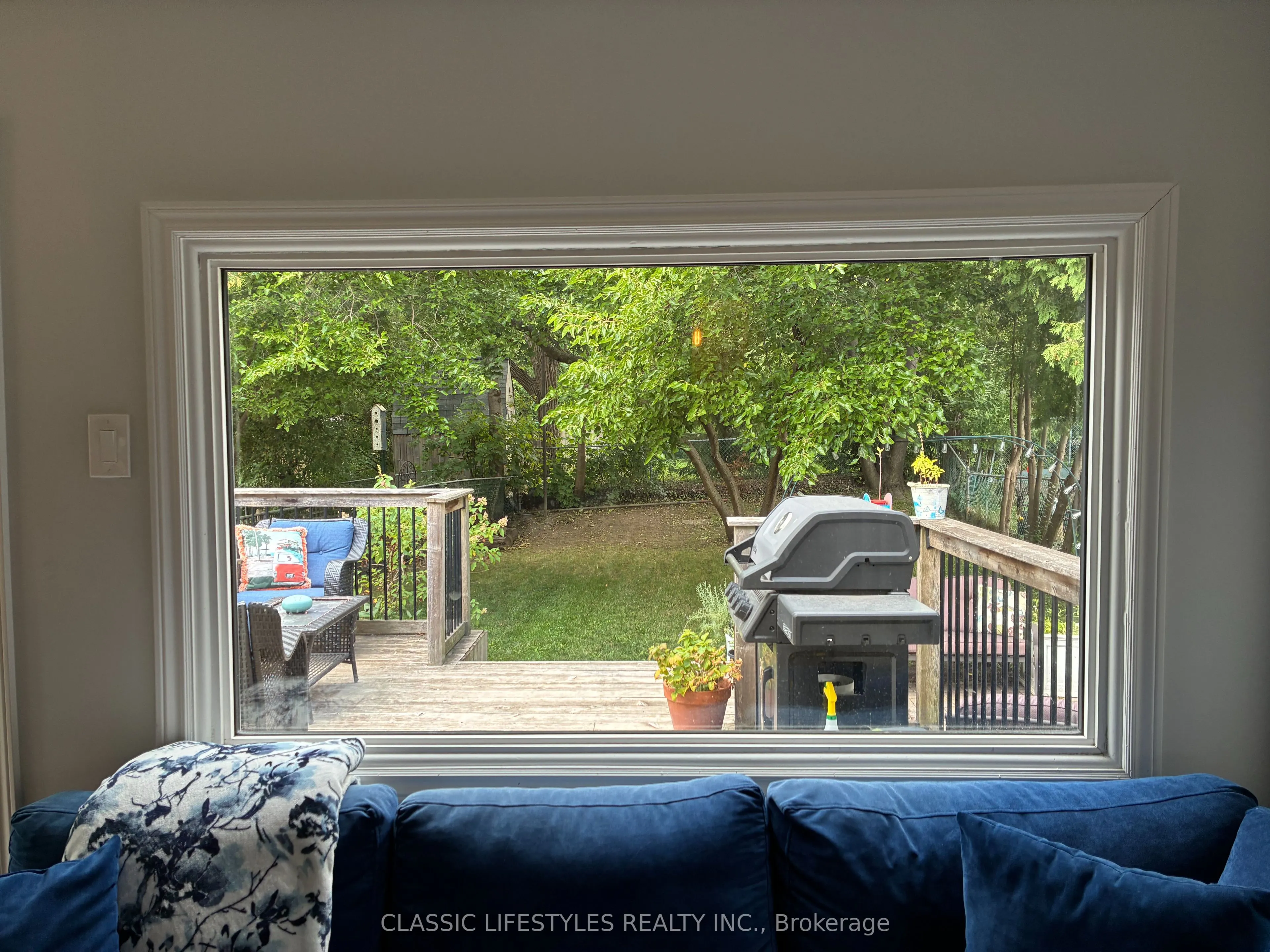 20 Redwater Drive