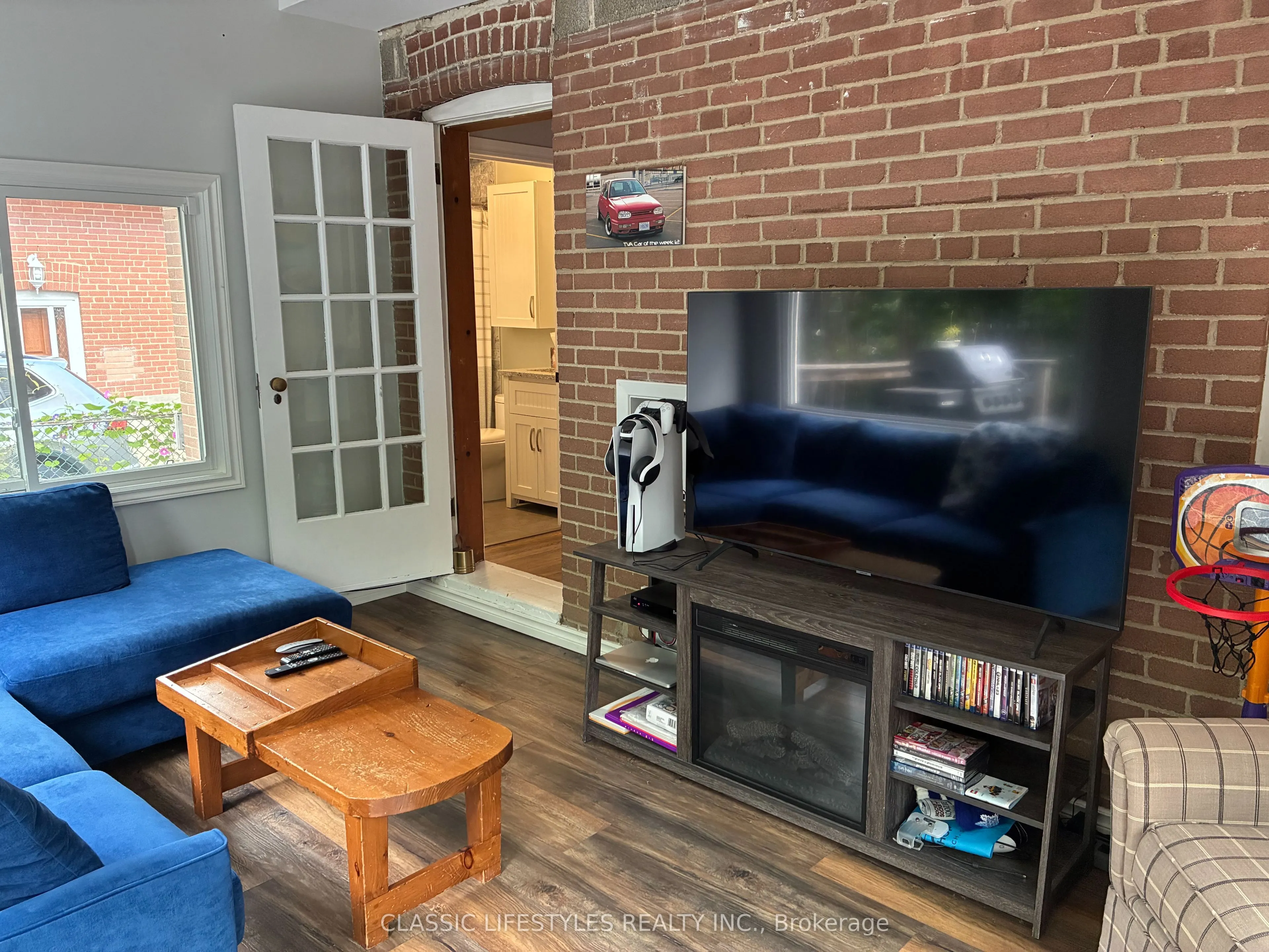 20 Redwater Drive