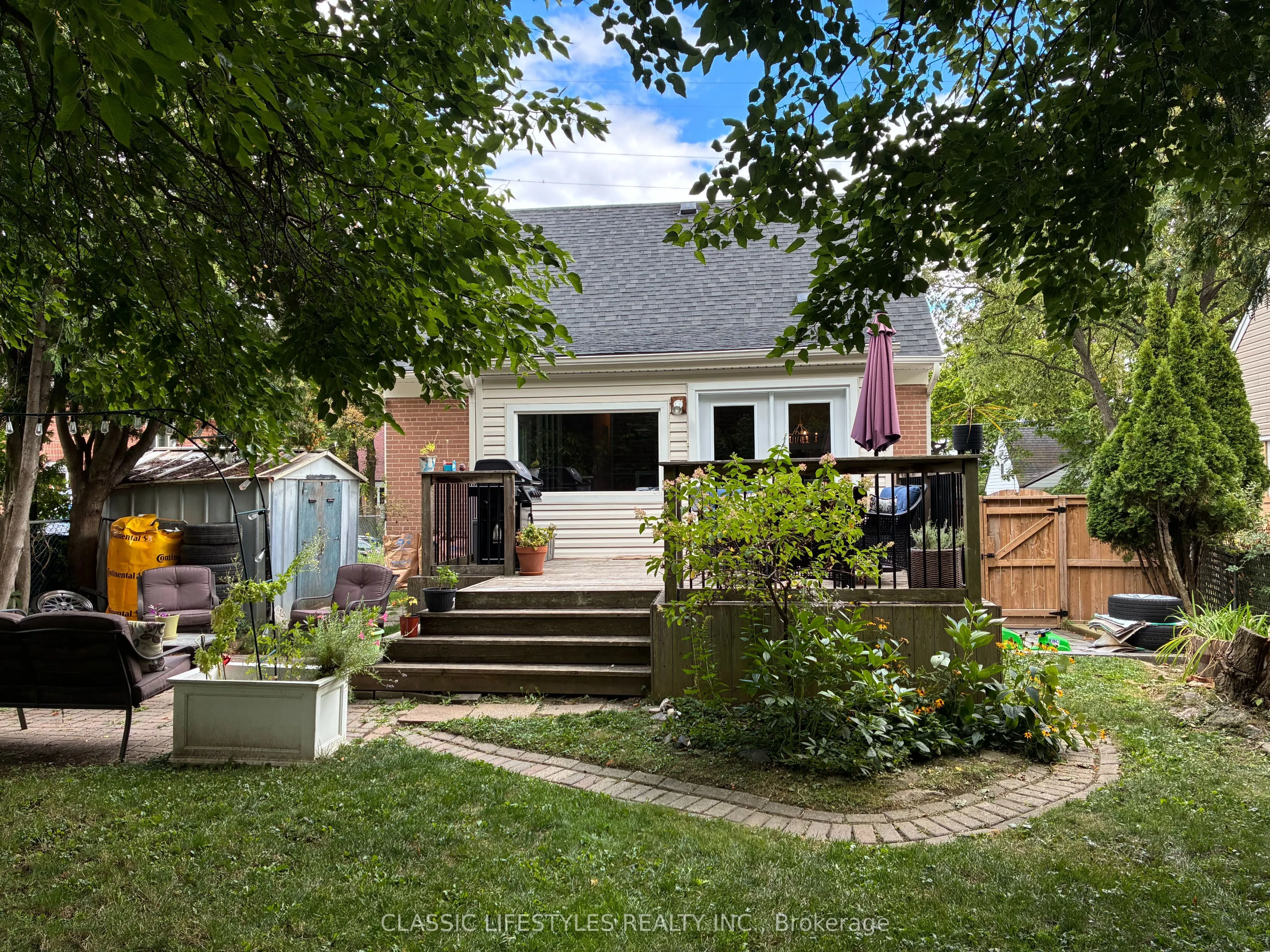 20 Redwater Drive