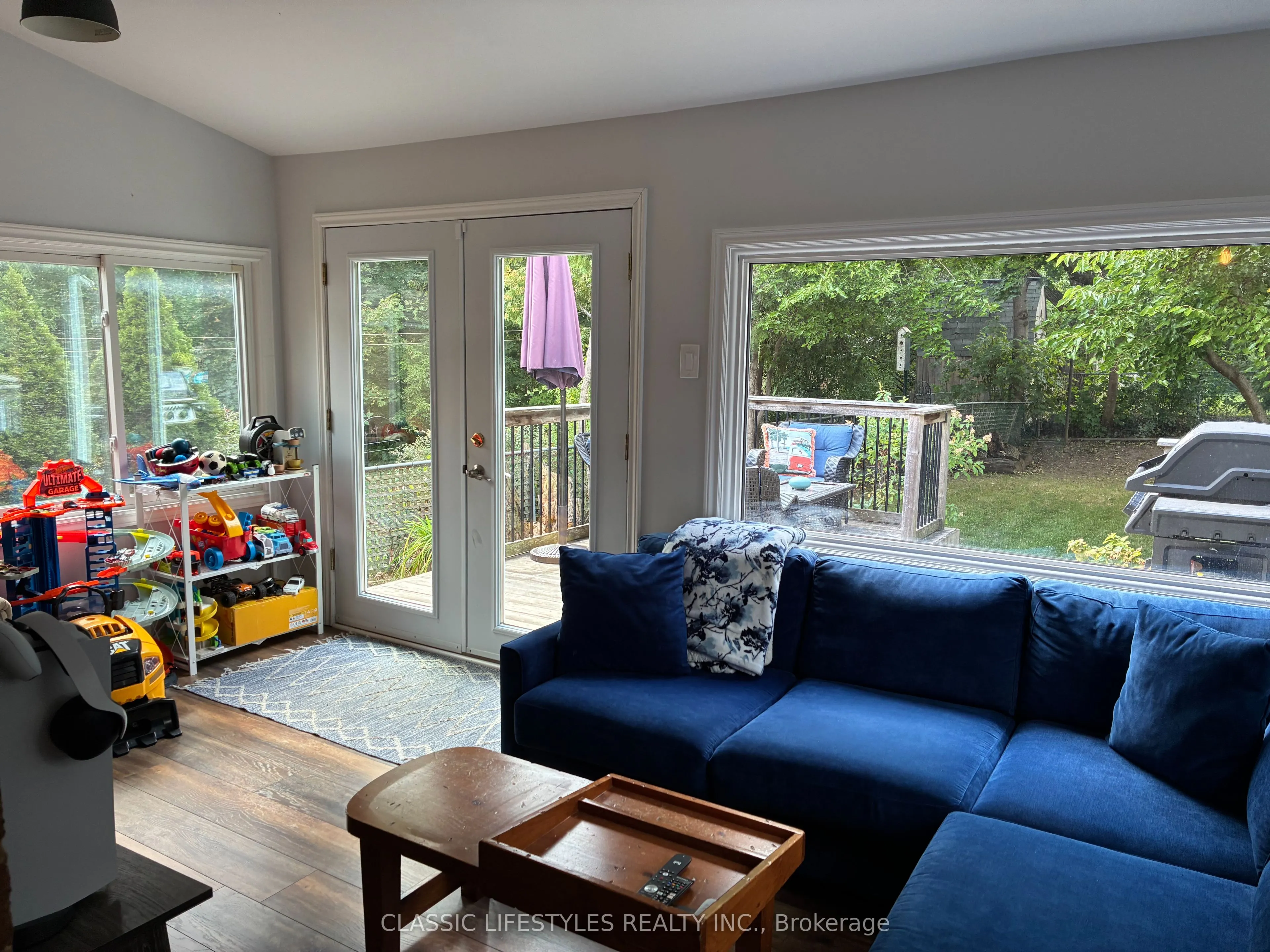 20 Redwater Drive