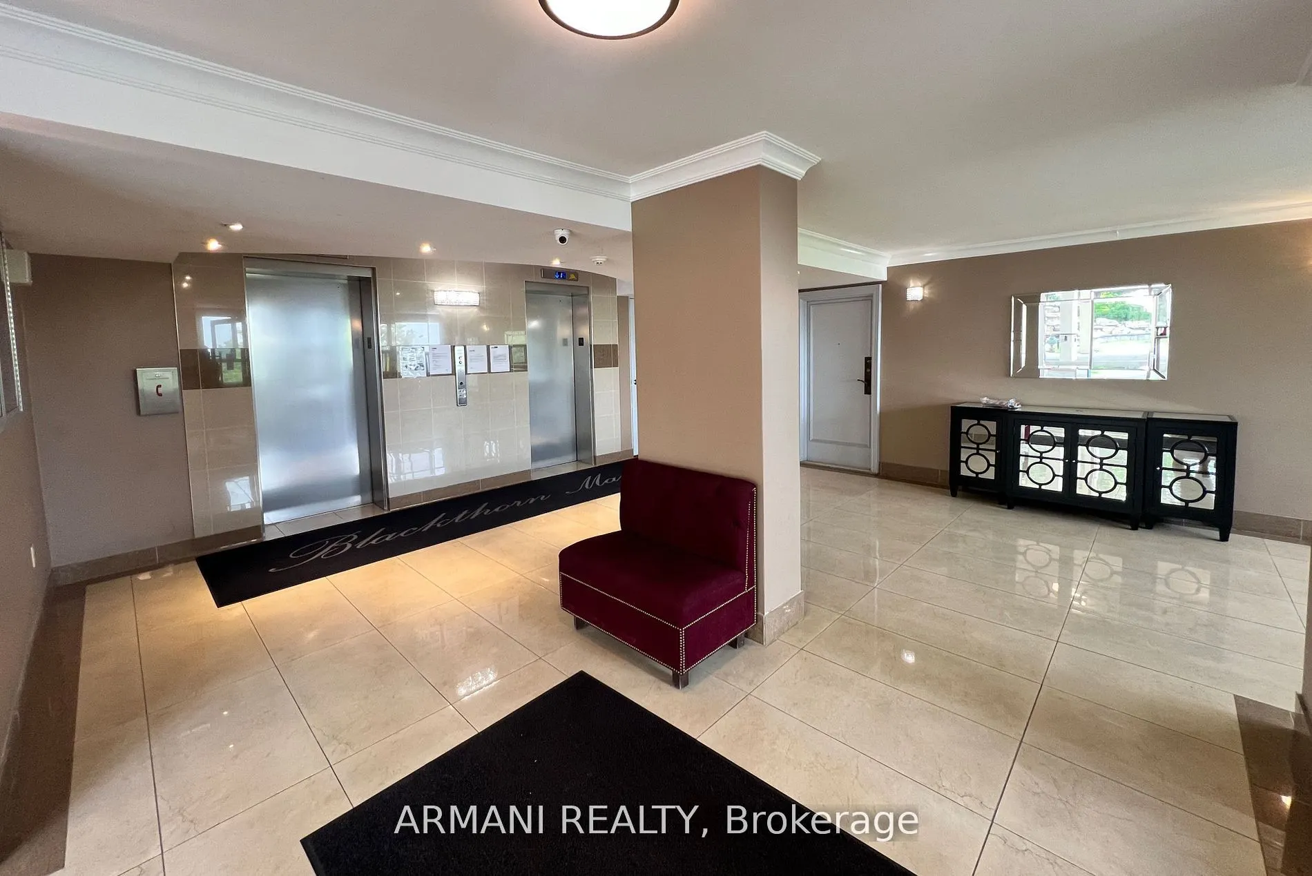 541 Blackthorn Avenue, #405