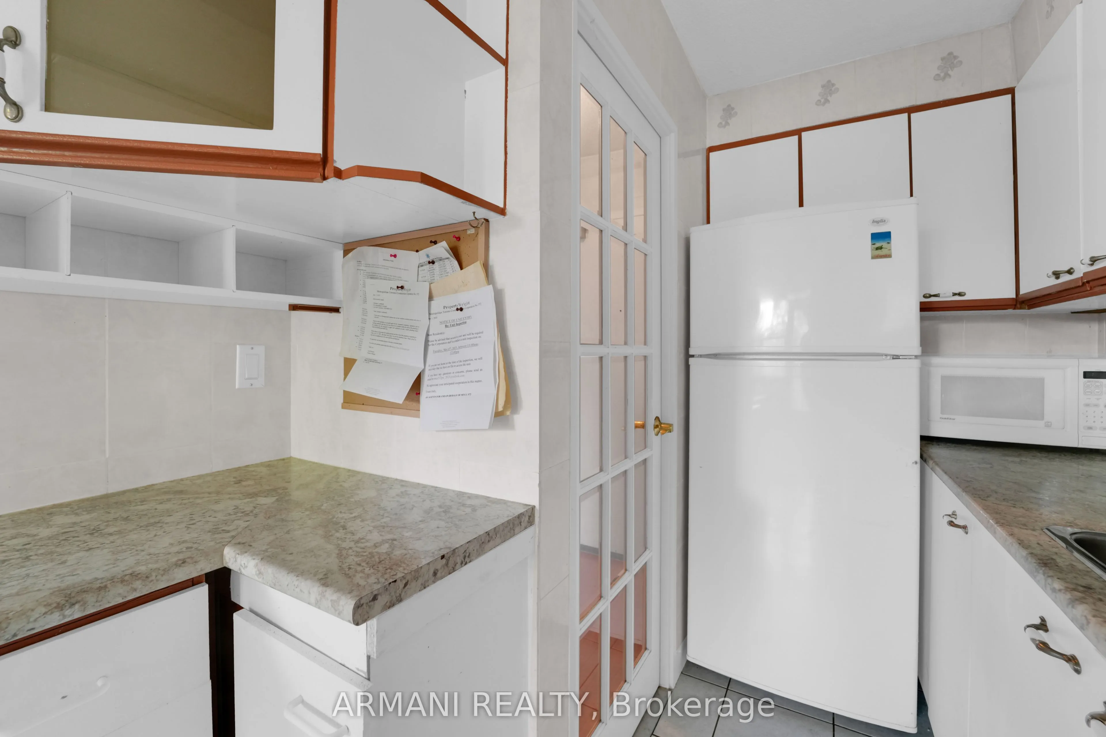 541 Blackthorn Avenue, #405