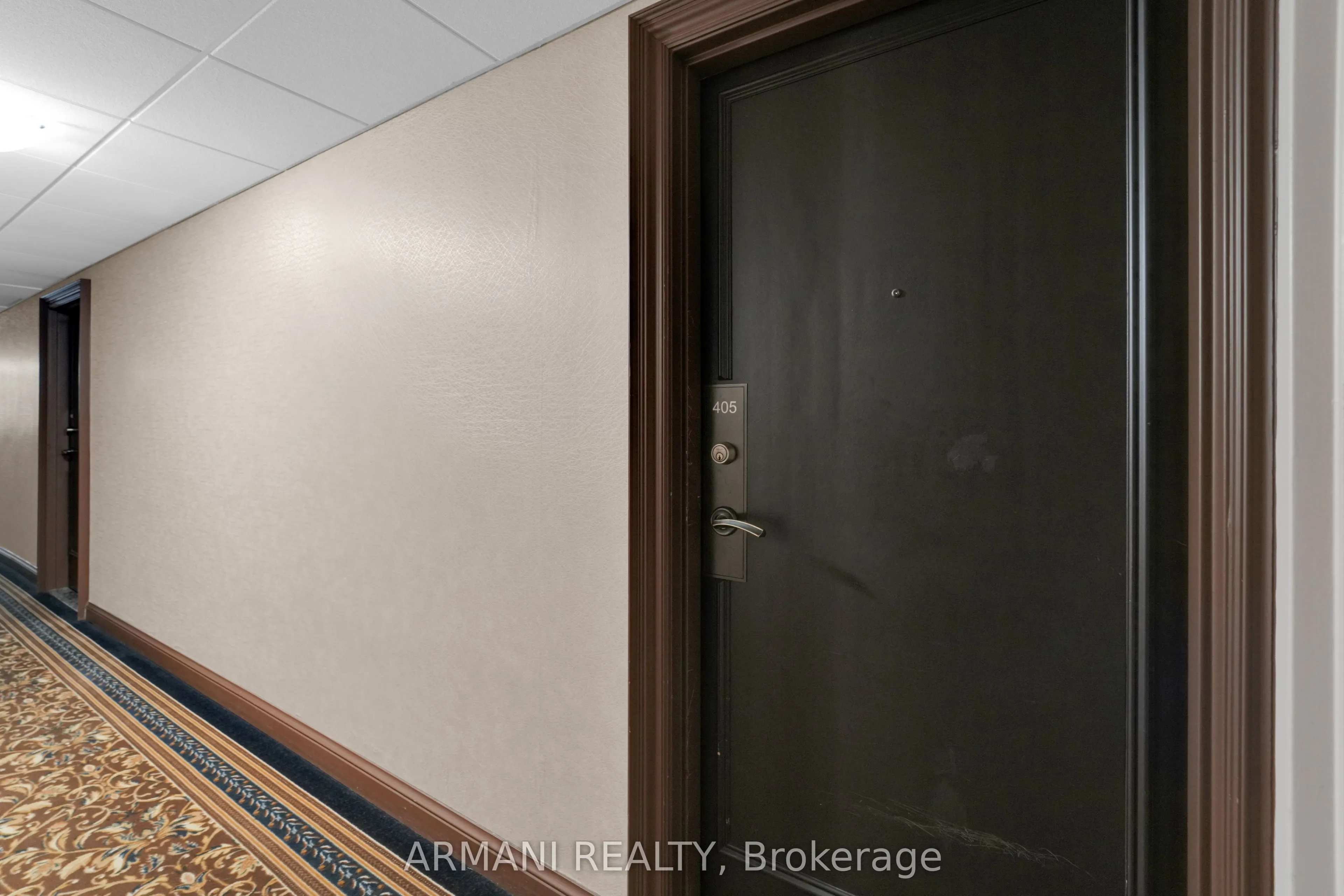 541 Blackthorn Avenue, #405
