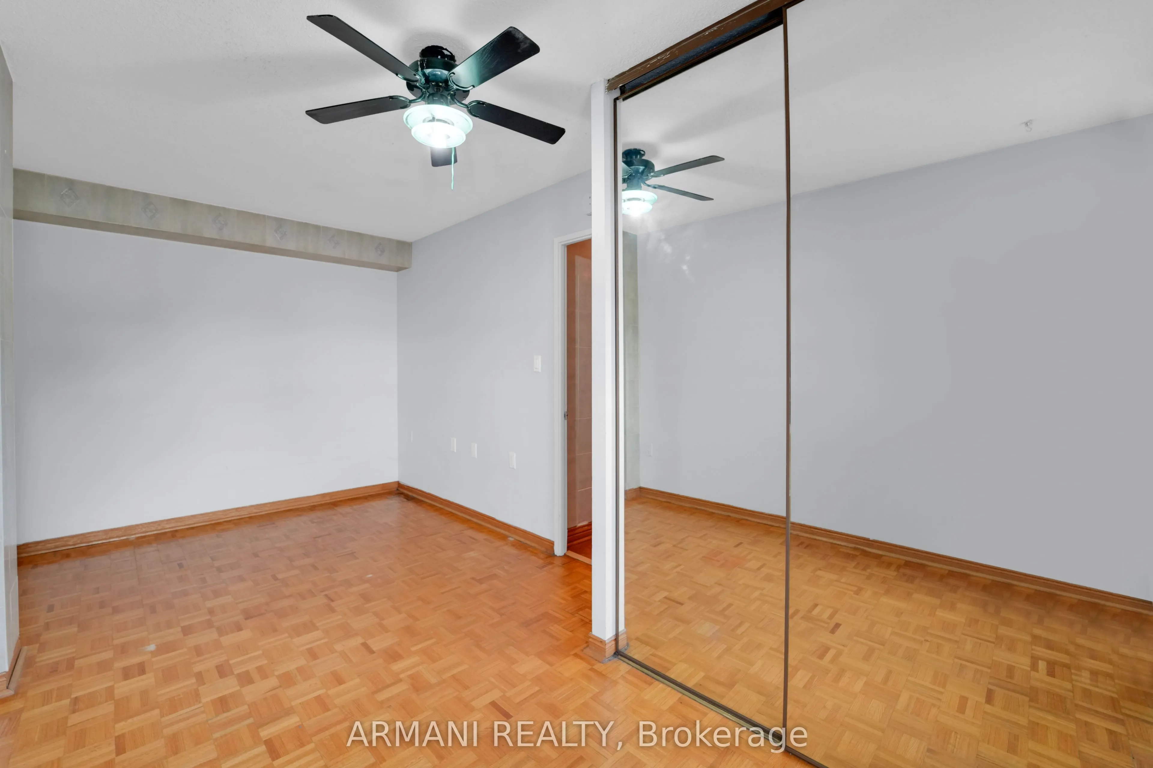 541 Blackthorn Avenue, #405