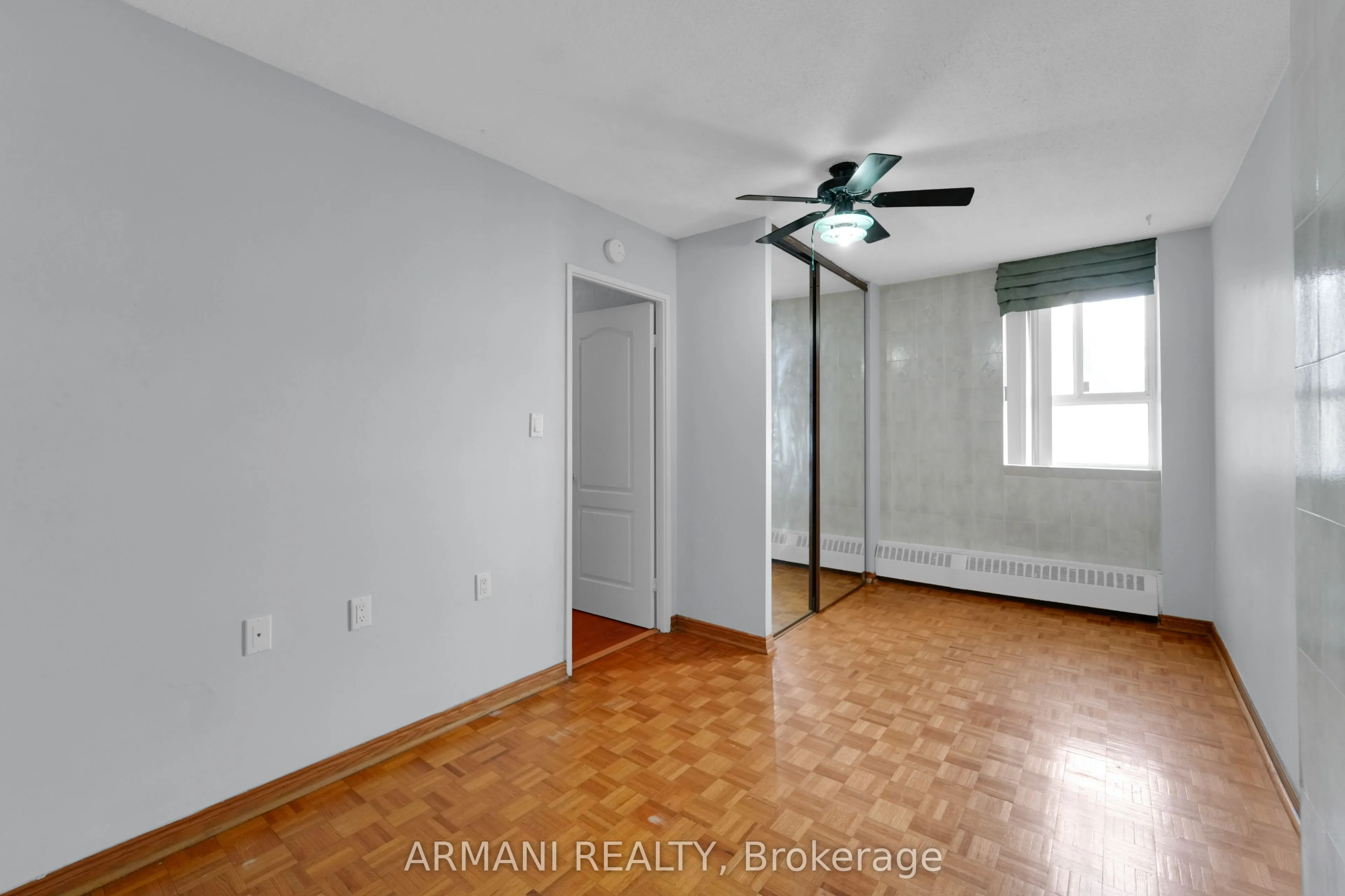 541 Blackthorn Avenue, #405