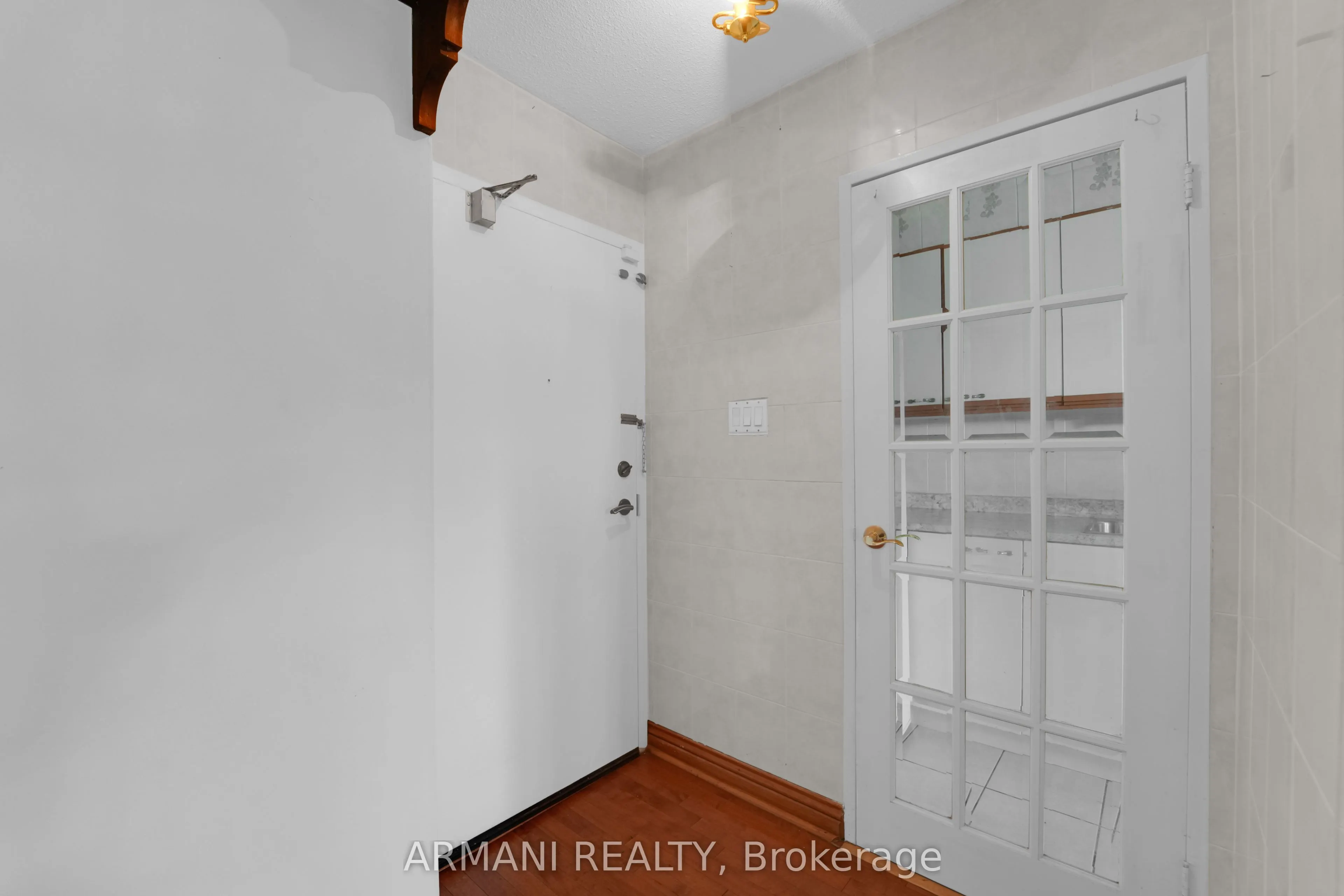 541 Blackthorn Avenue, #405
