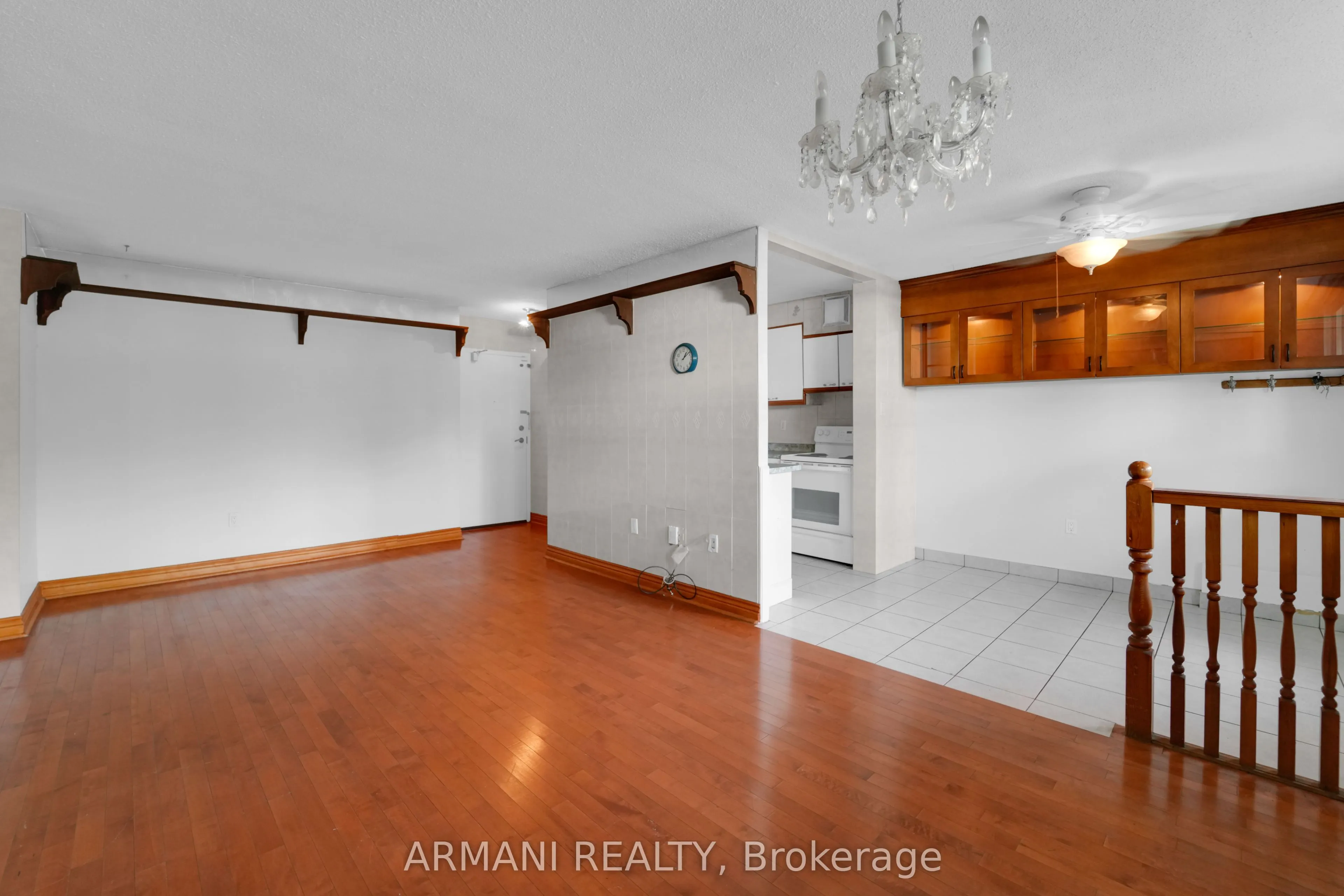 541 Blackthorn Avenue, #405