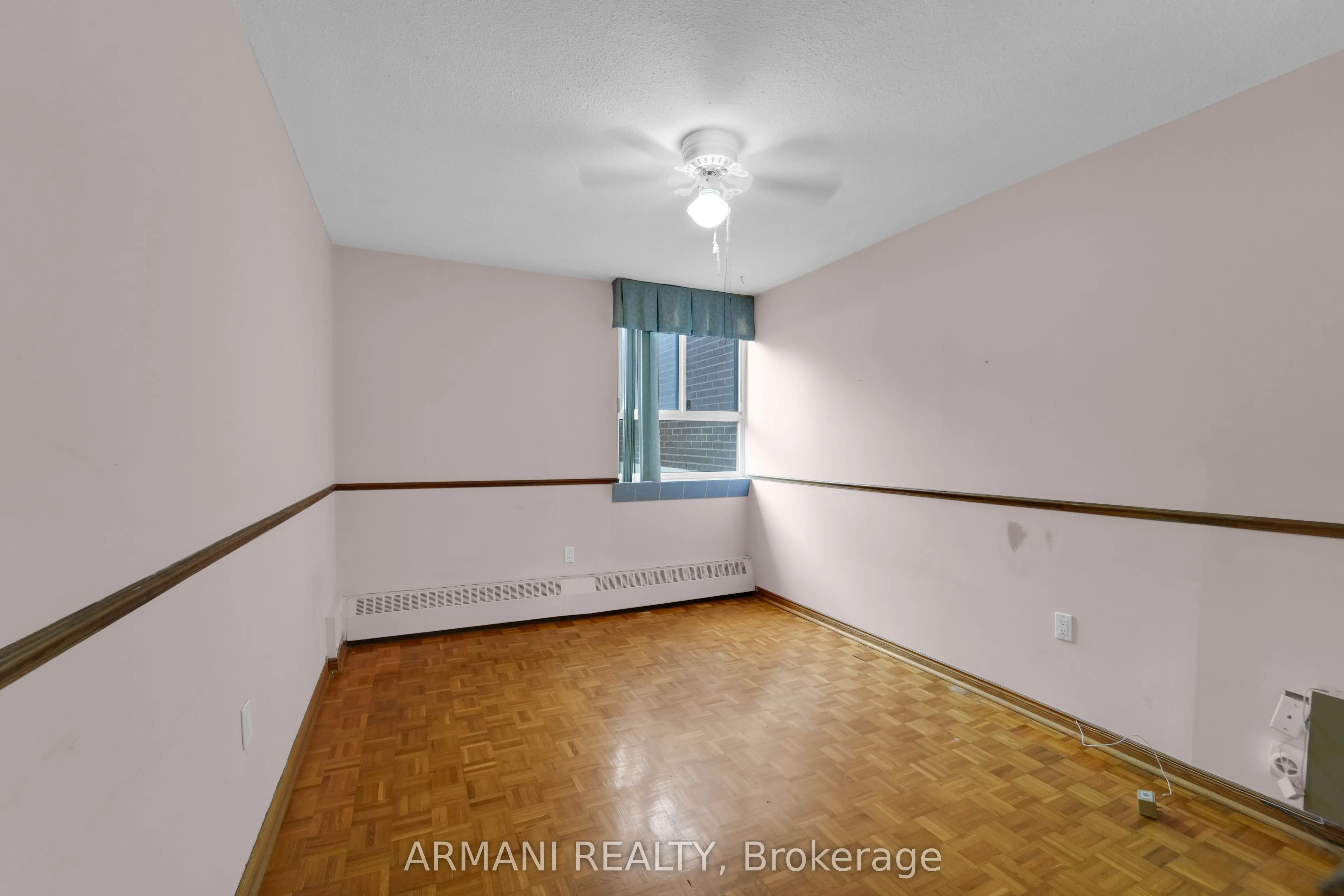541 Blackthorn Avenue, #405