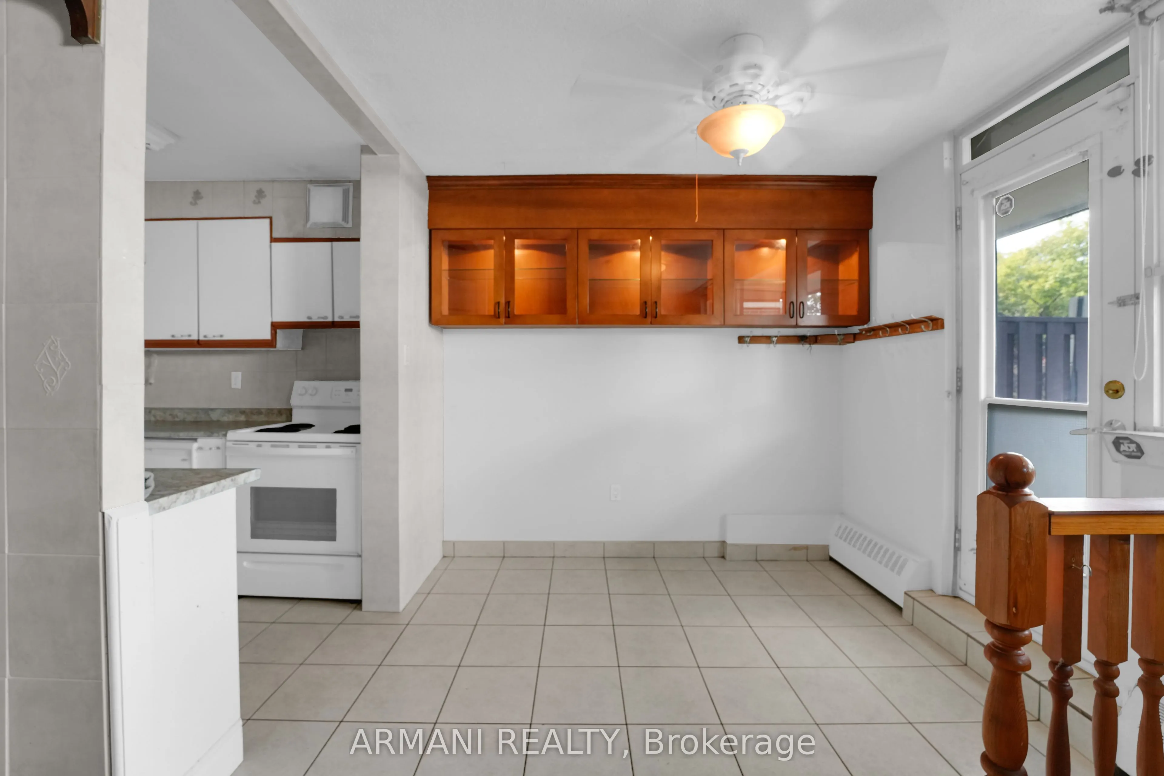 541 Blackthorn Avenue, #405