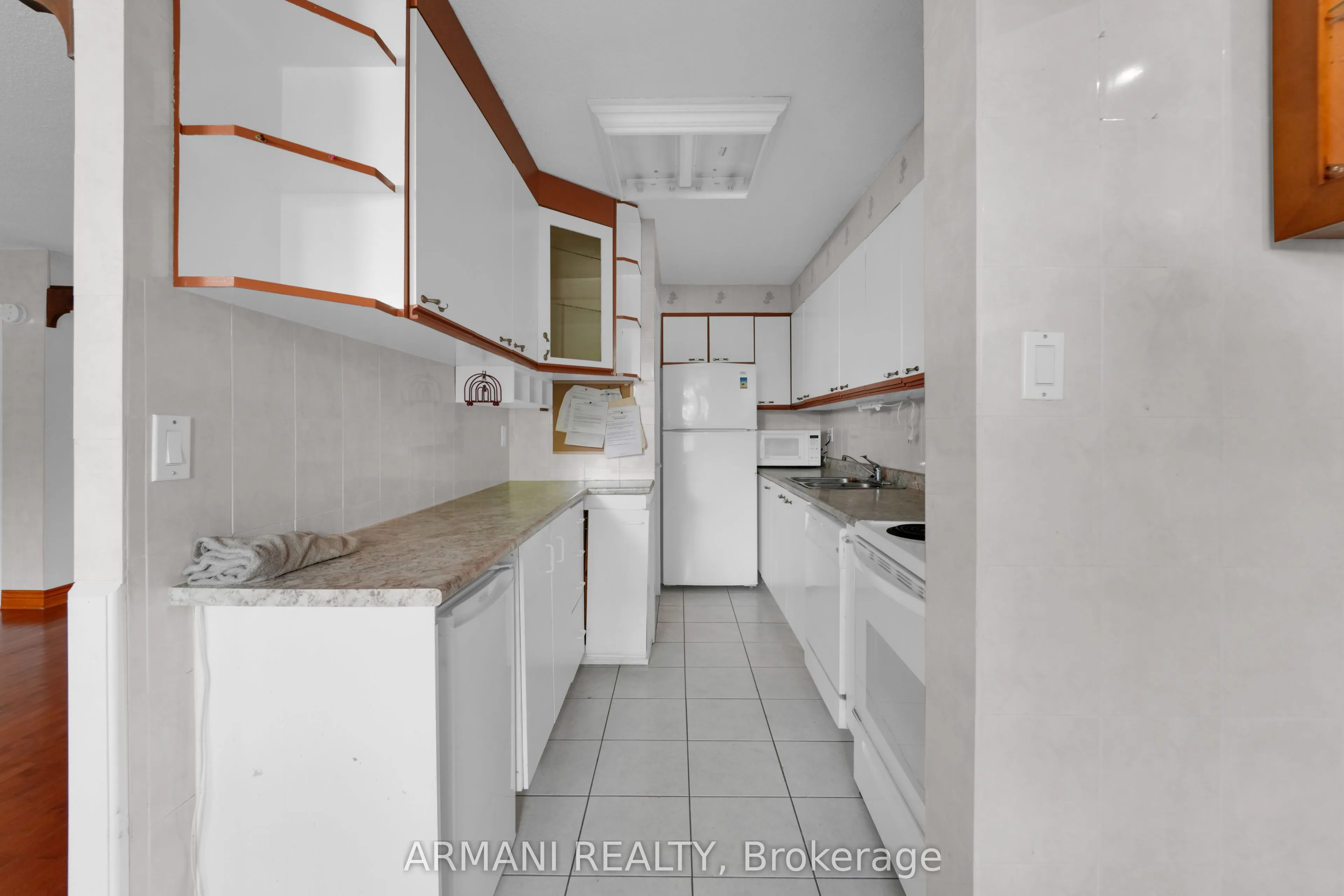 541 Blackthorn Avenue, #405