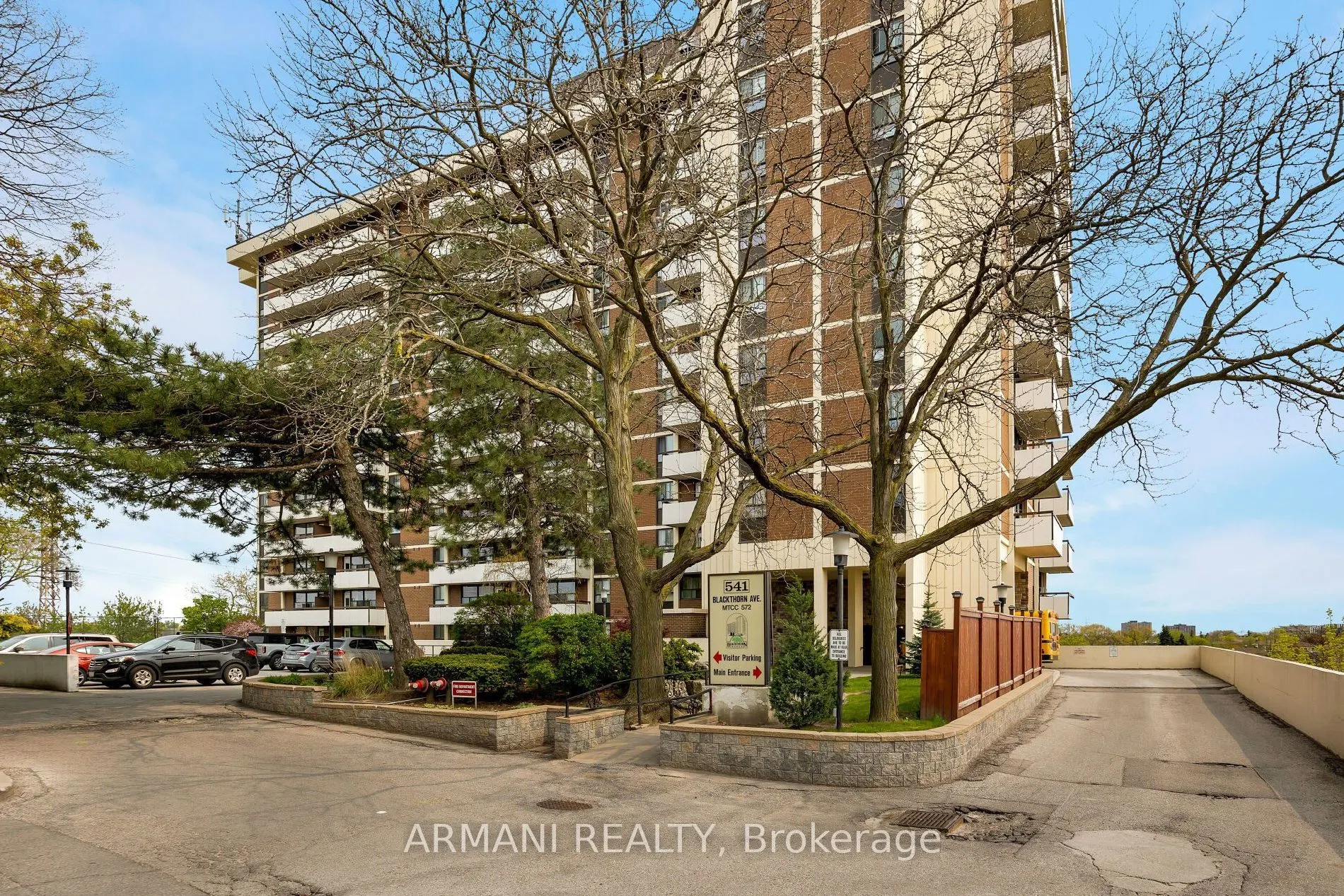 541 Blackthorn Avenue, #405
