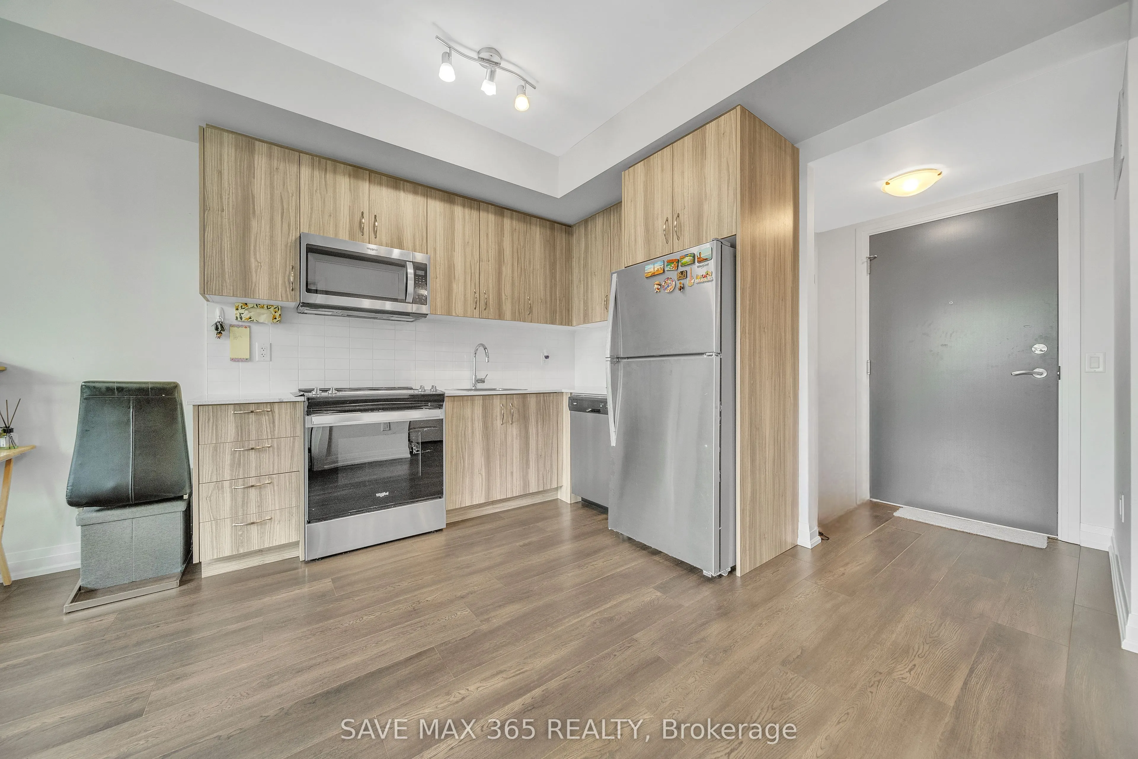 95 Attmar Drive, #121