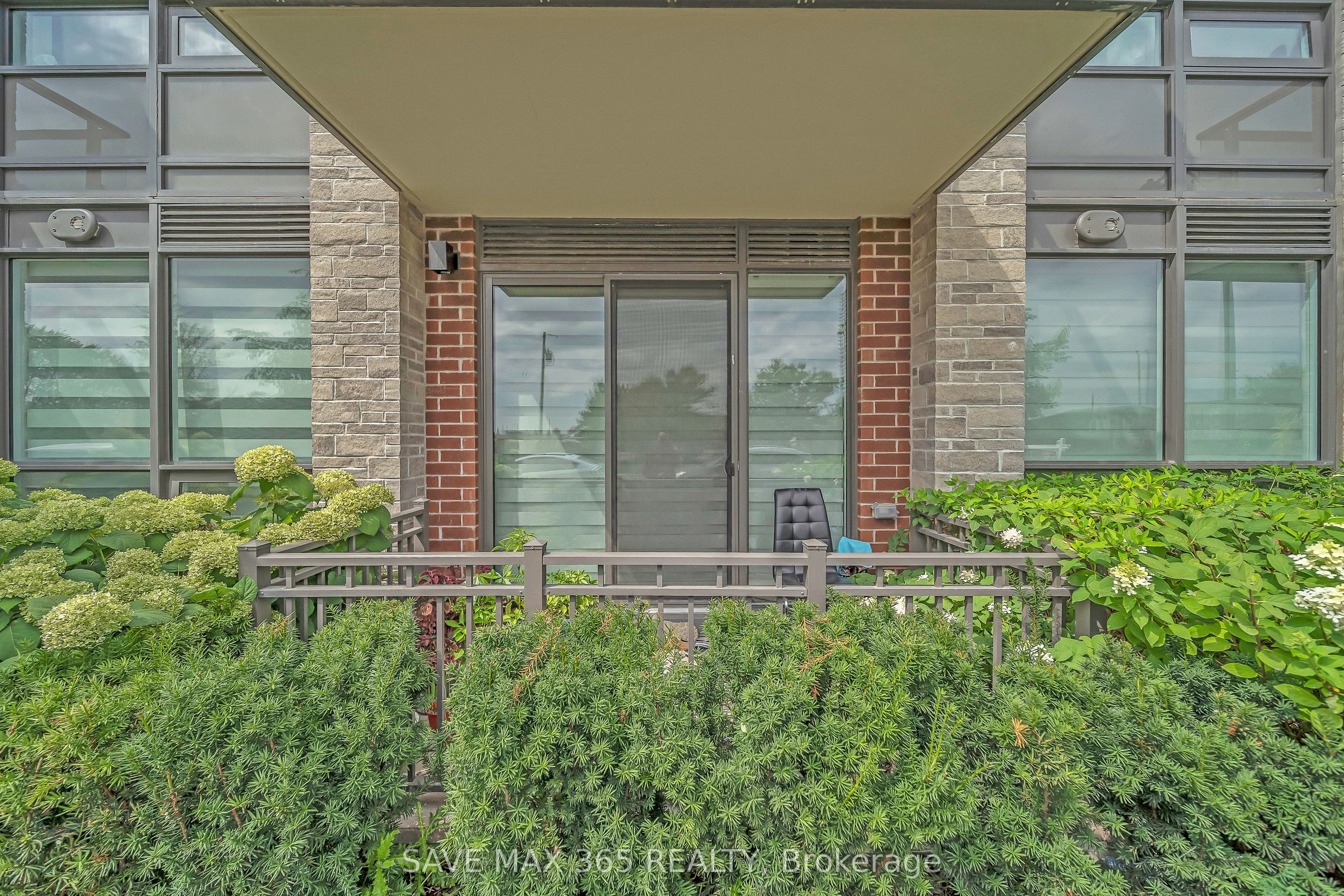 95 Attmar Drive, #121