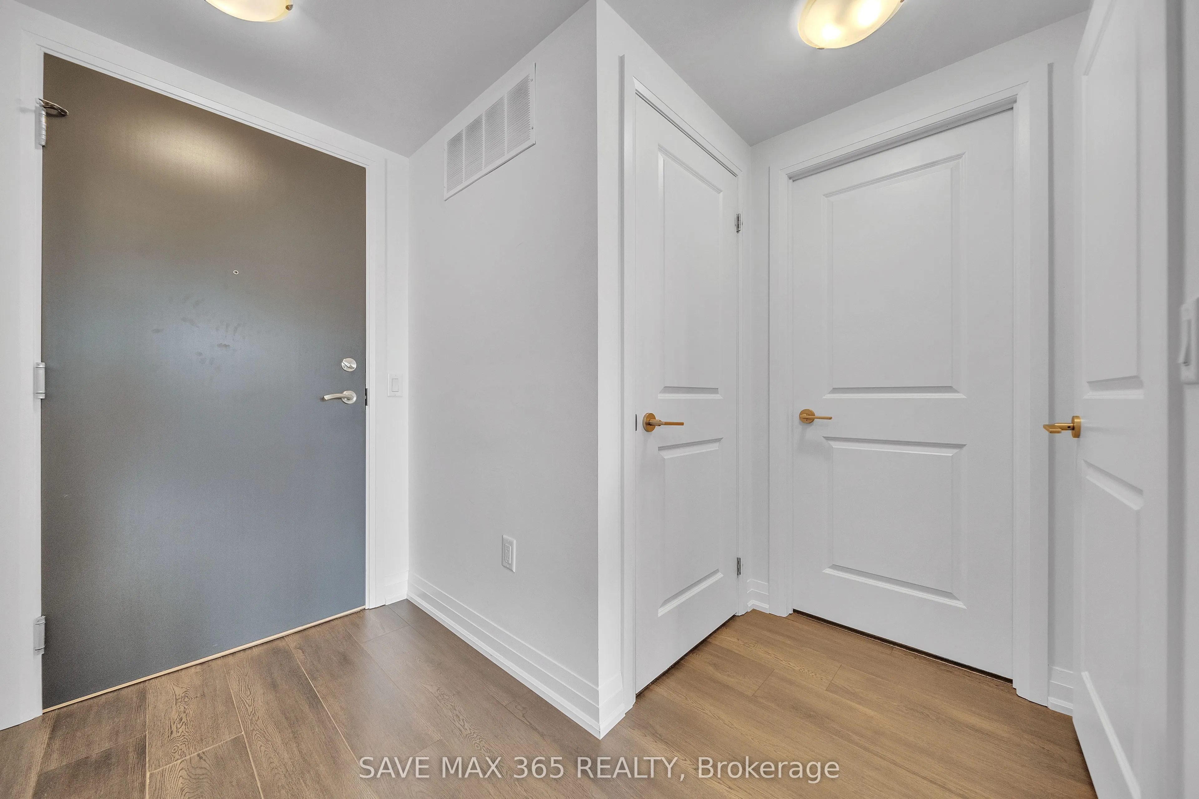 95 Attmar Drive, #121