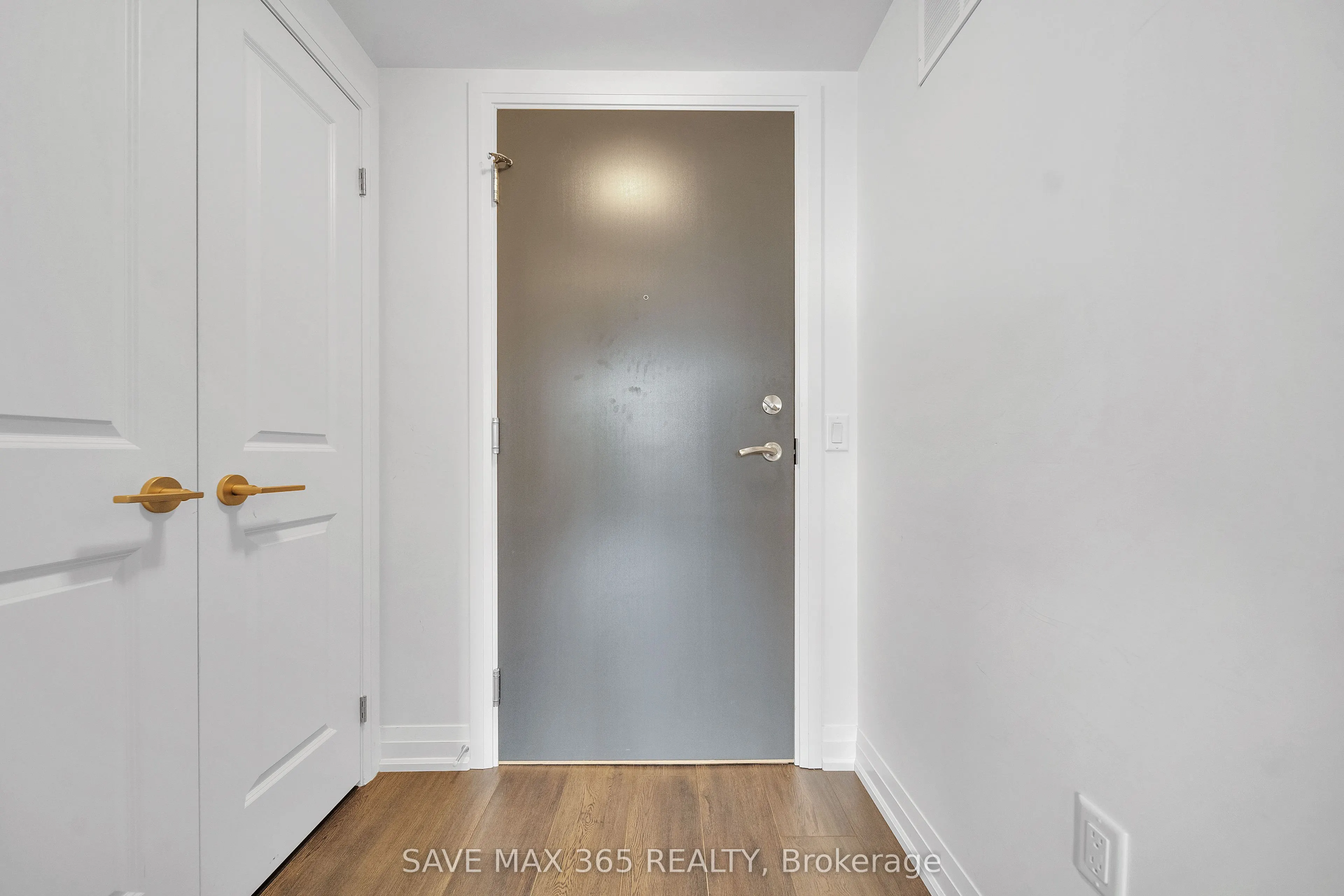 95 Attmar Drive, #121