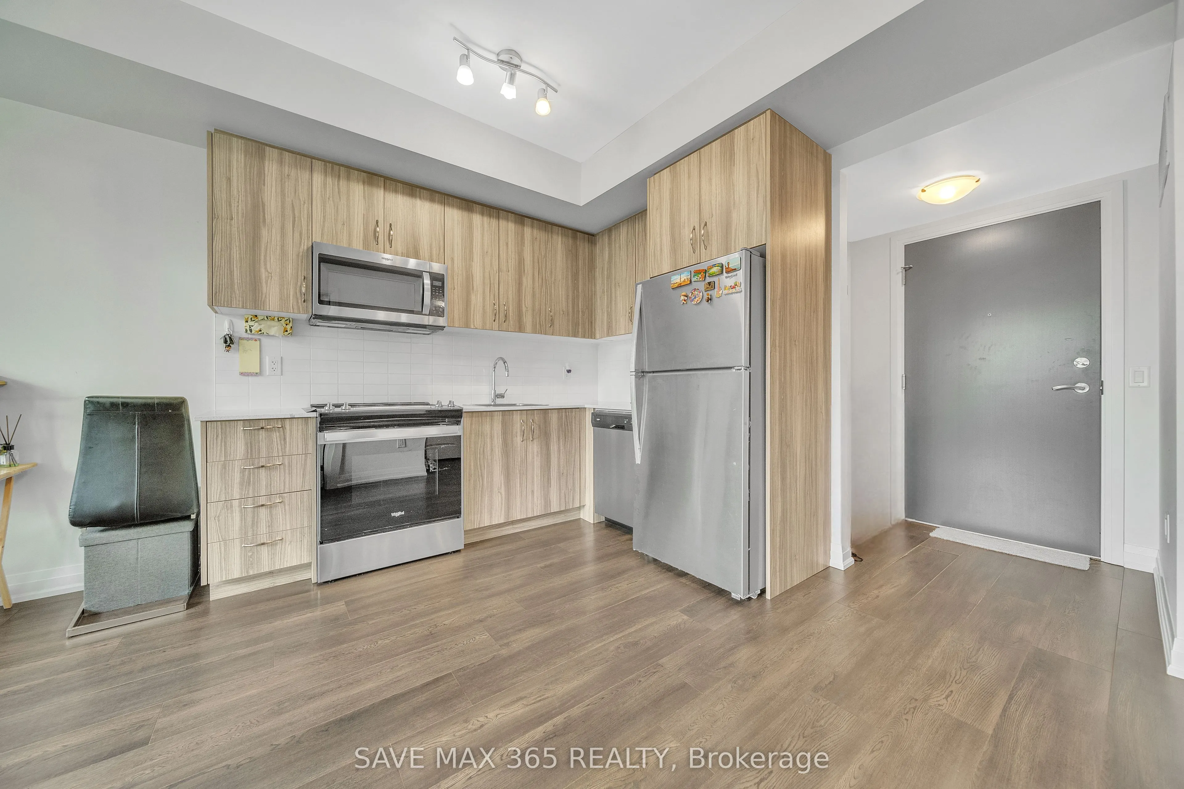 95 Attmar Drive, #121