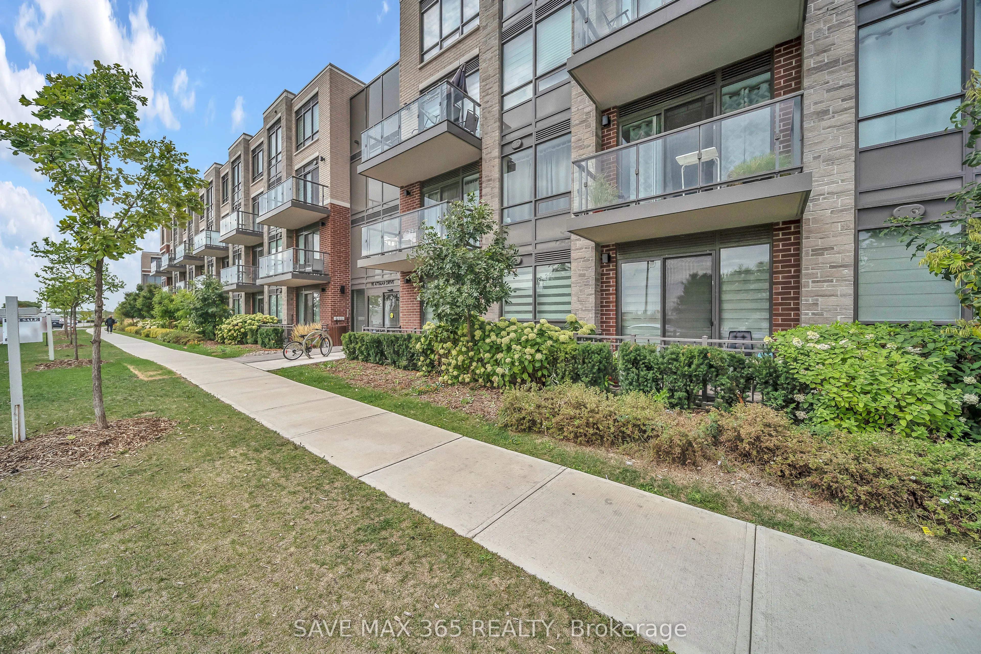 95 Attmar Drive, #121
