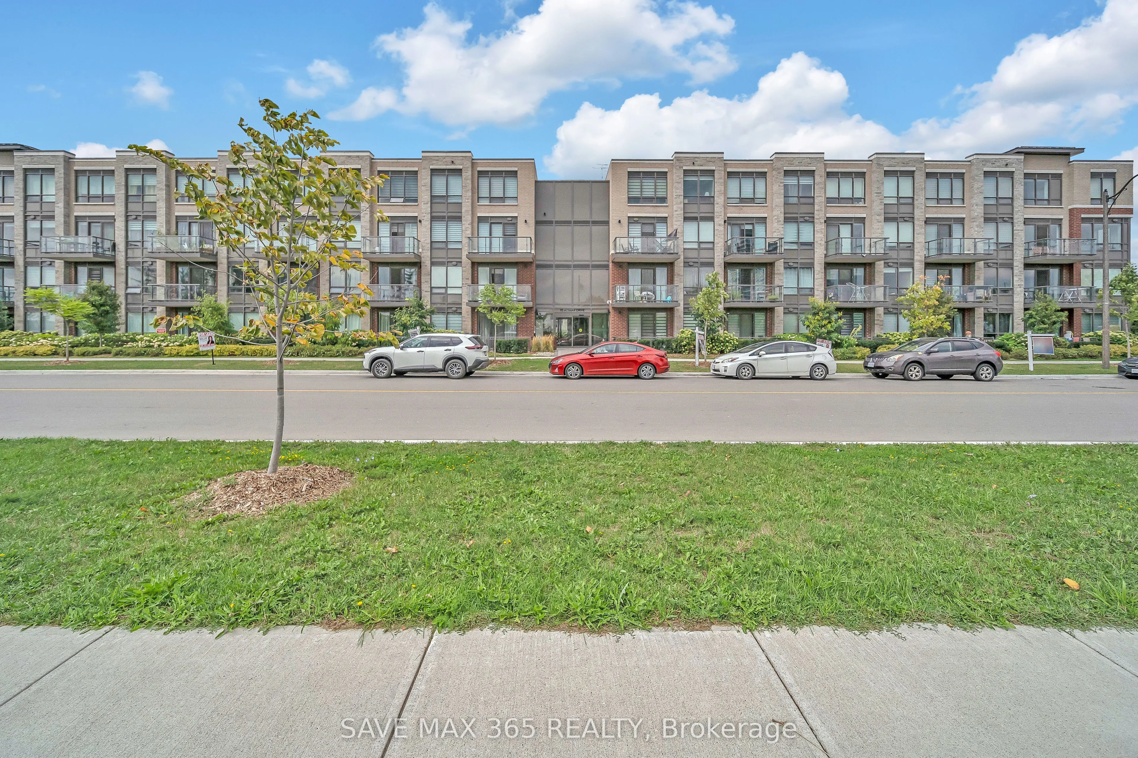 95 Attmar Drive, #121