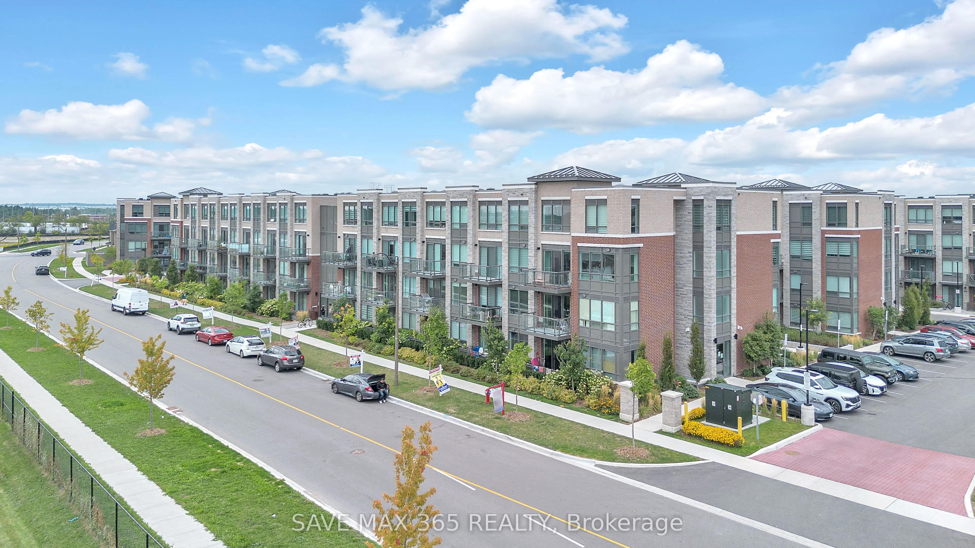 95 Attmar Drive, #121