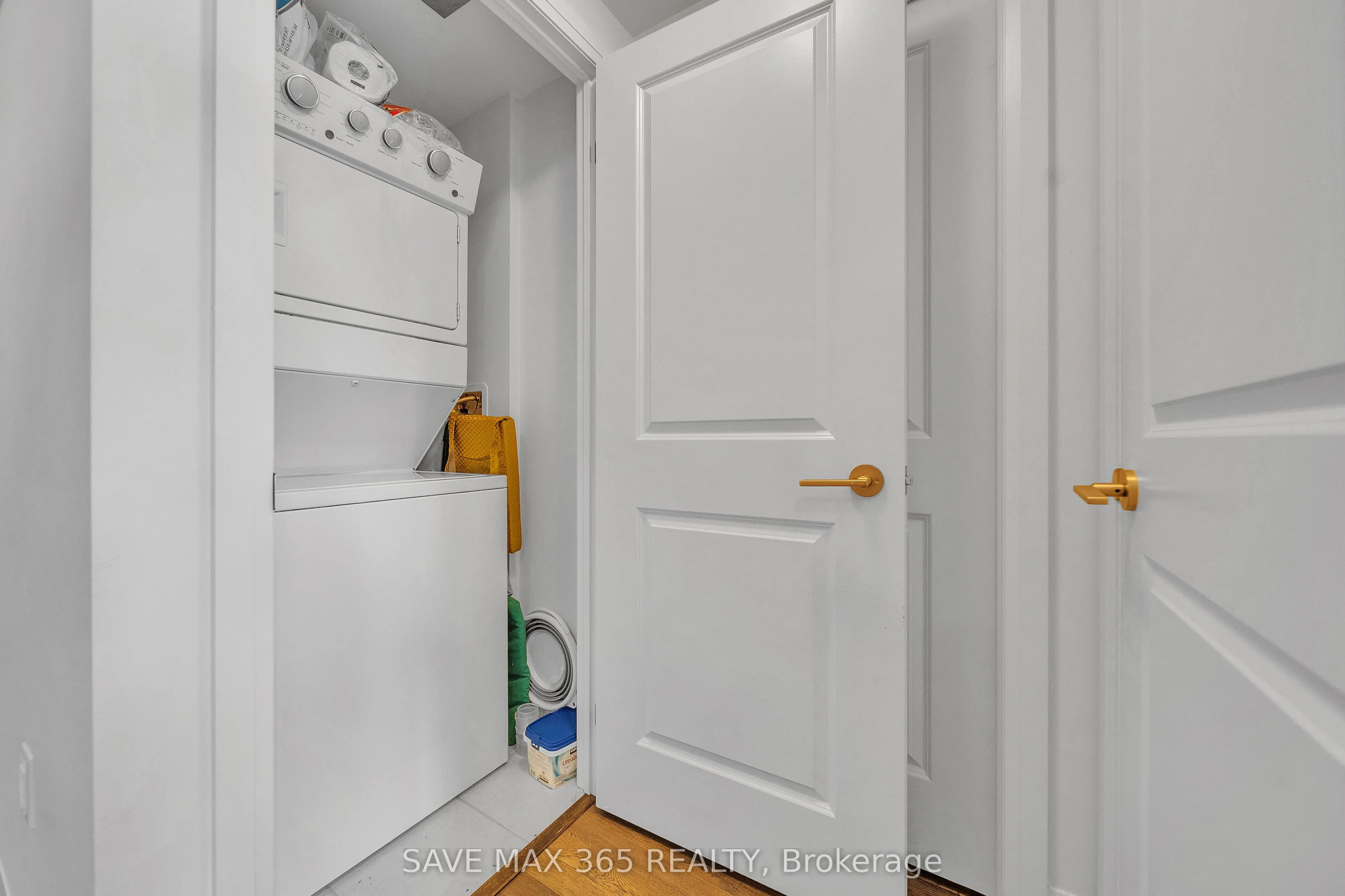 95 Attmar Drive, #121