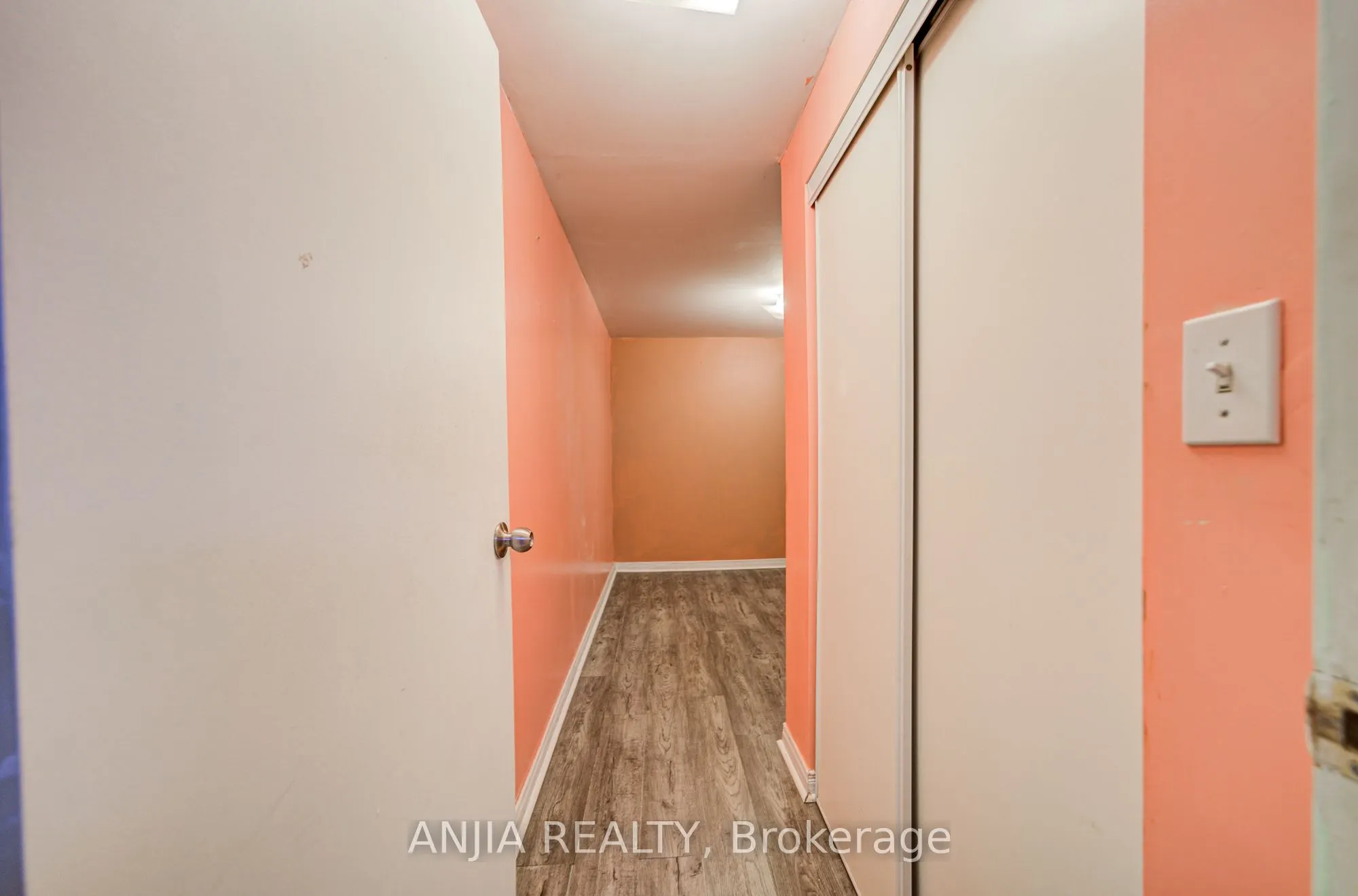 550 Bluesky Crescent