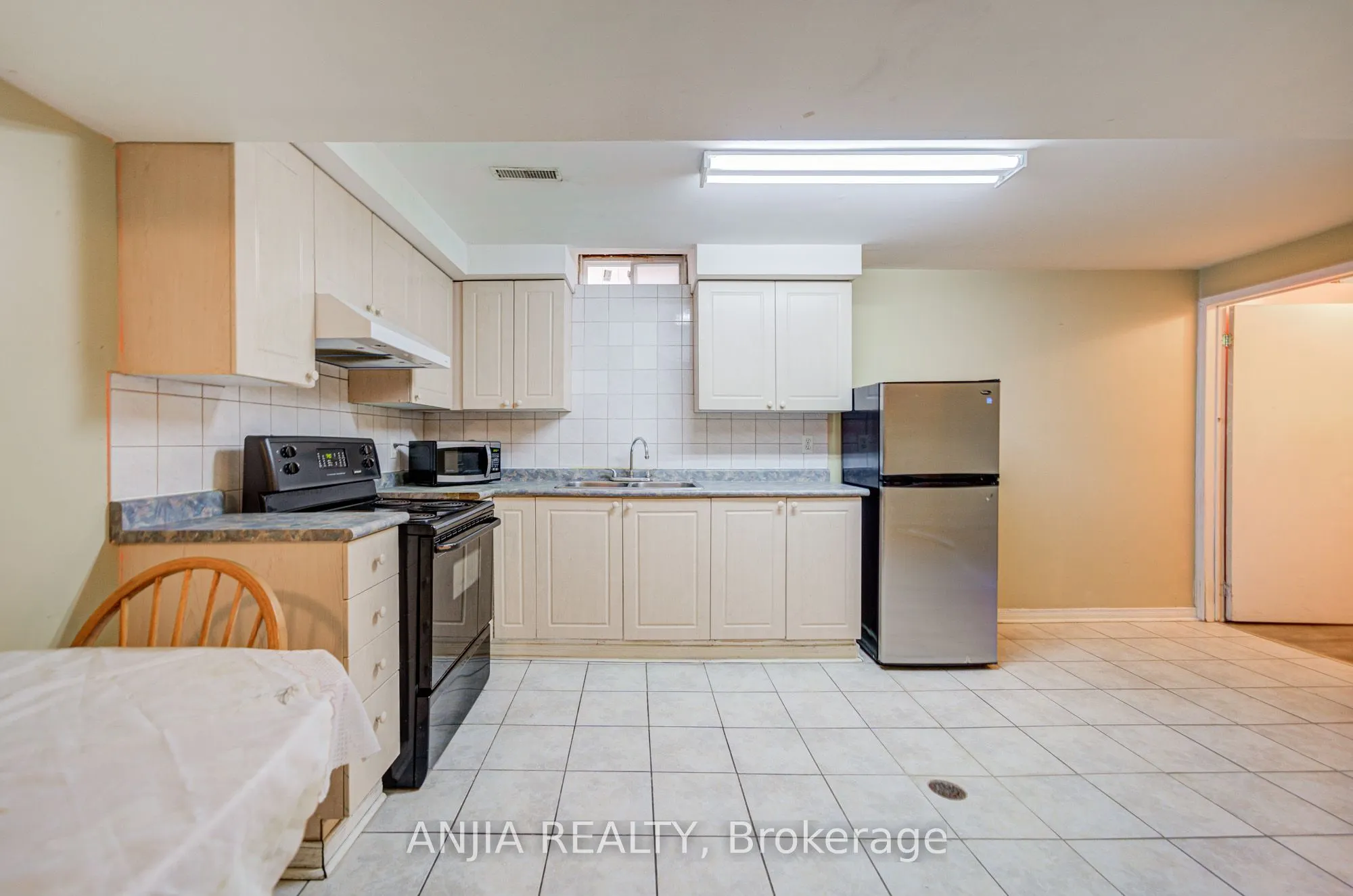 550 Bluesky Crescent