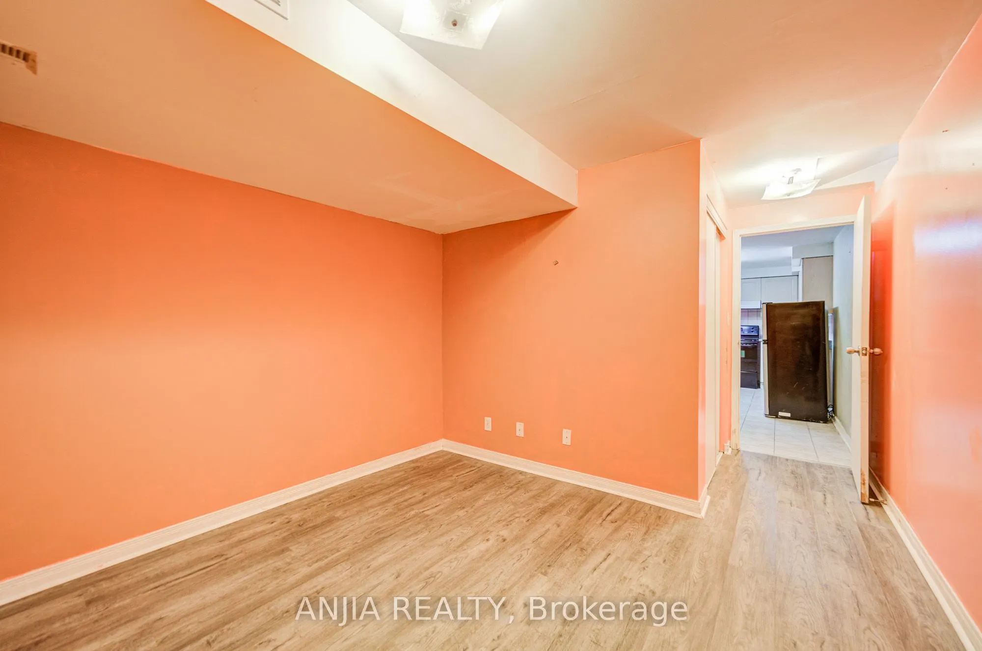 550 Bluesky Crescent
