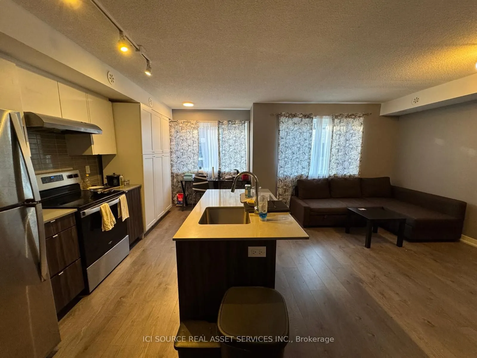1133 Cooke Boulevard, #810