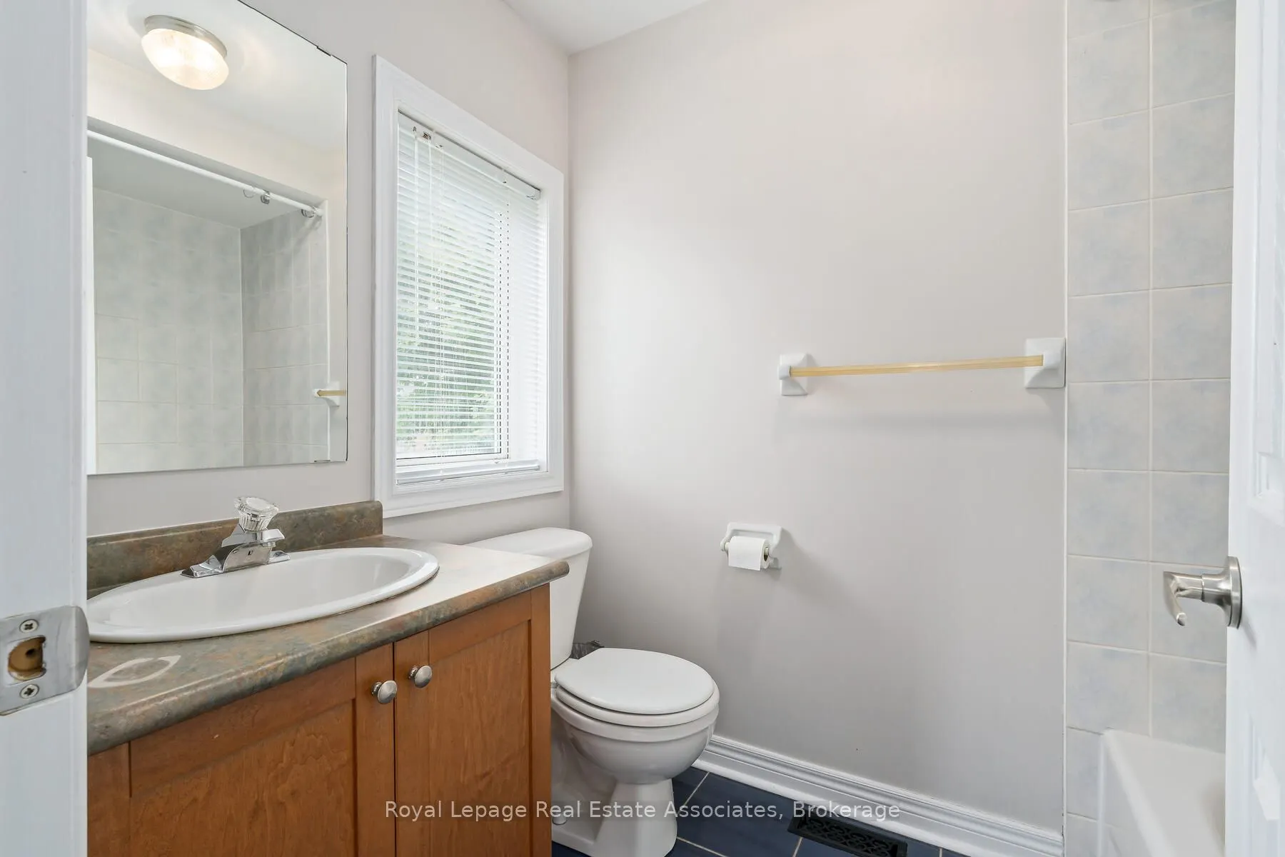 149 Mowat Crescent