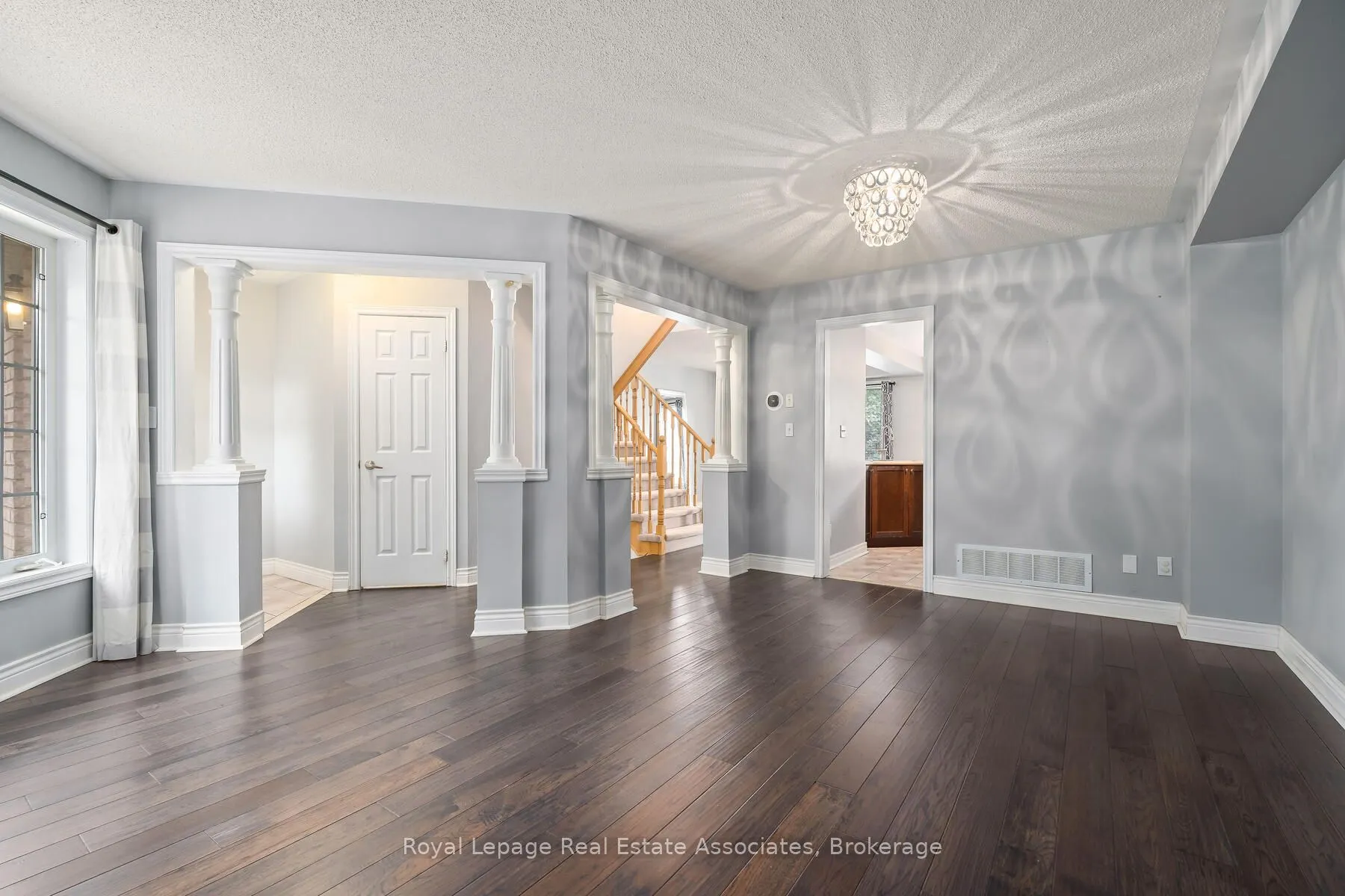 149 Mowat Crescent