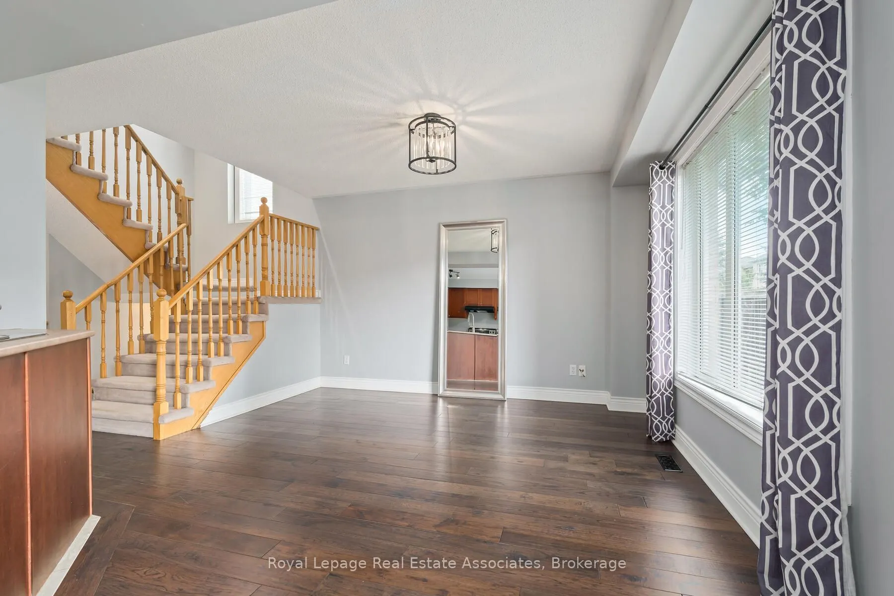 149 Mowat Crescent