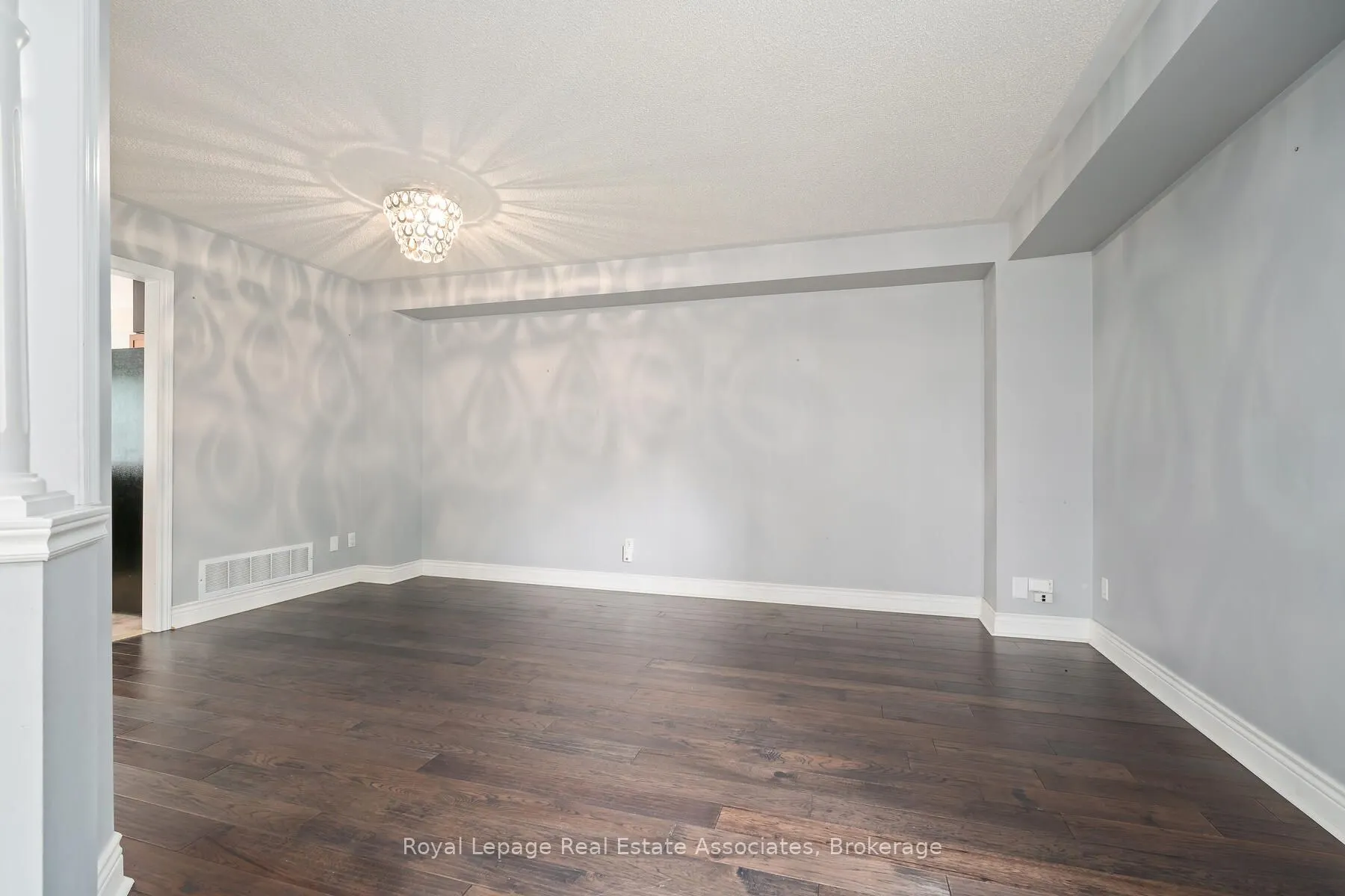 149 Mowat Crescent