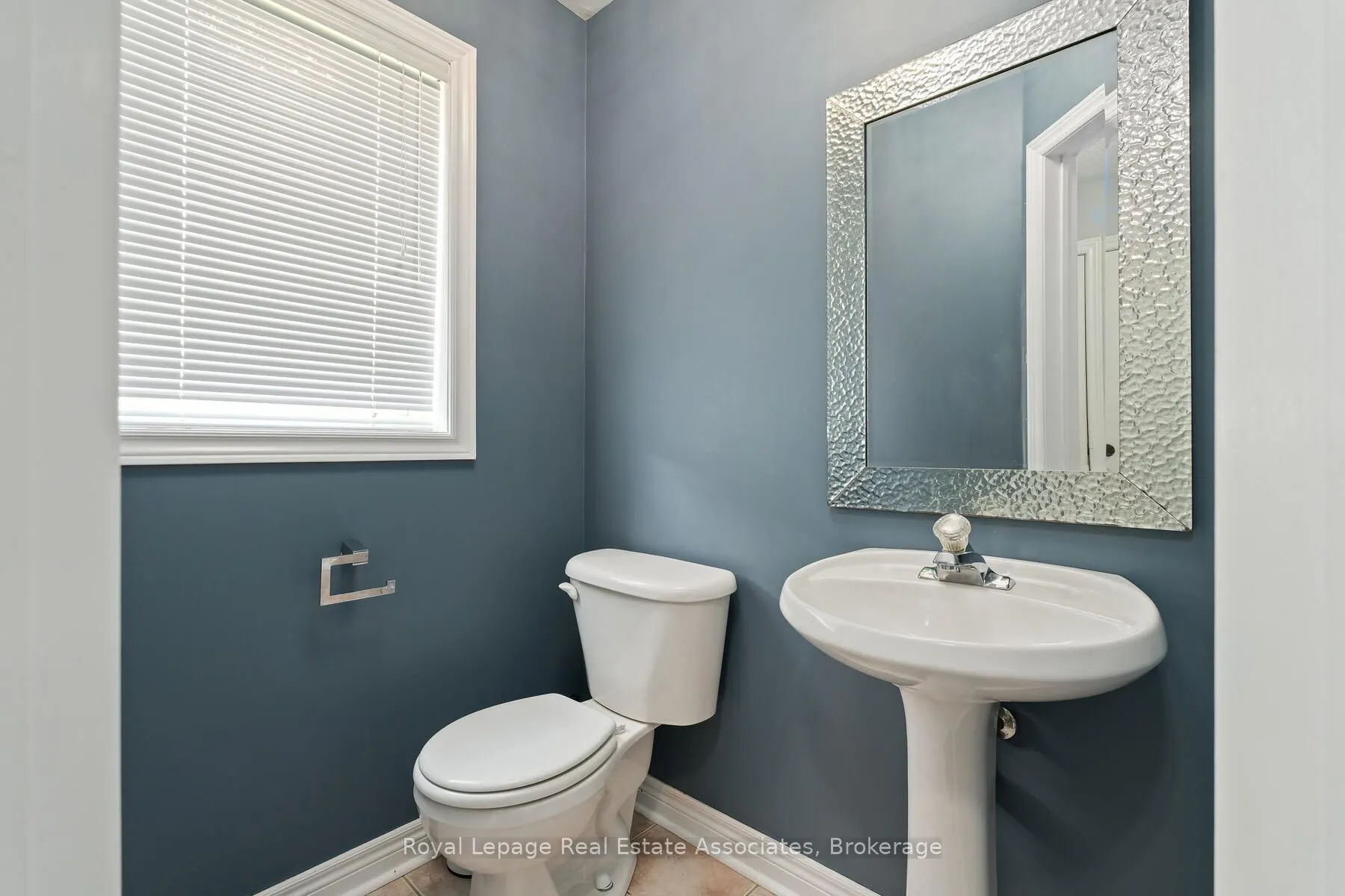 149 Mowat Crescent