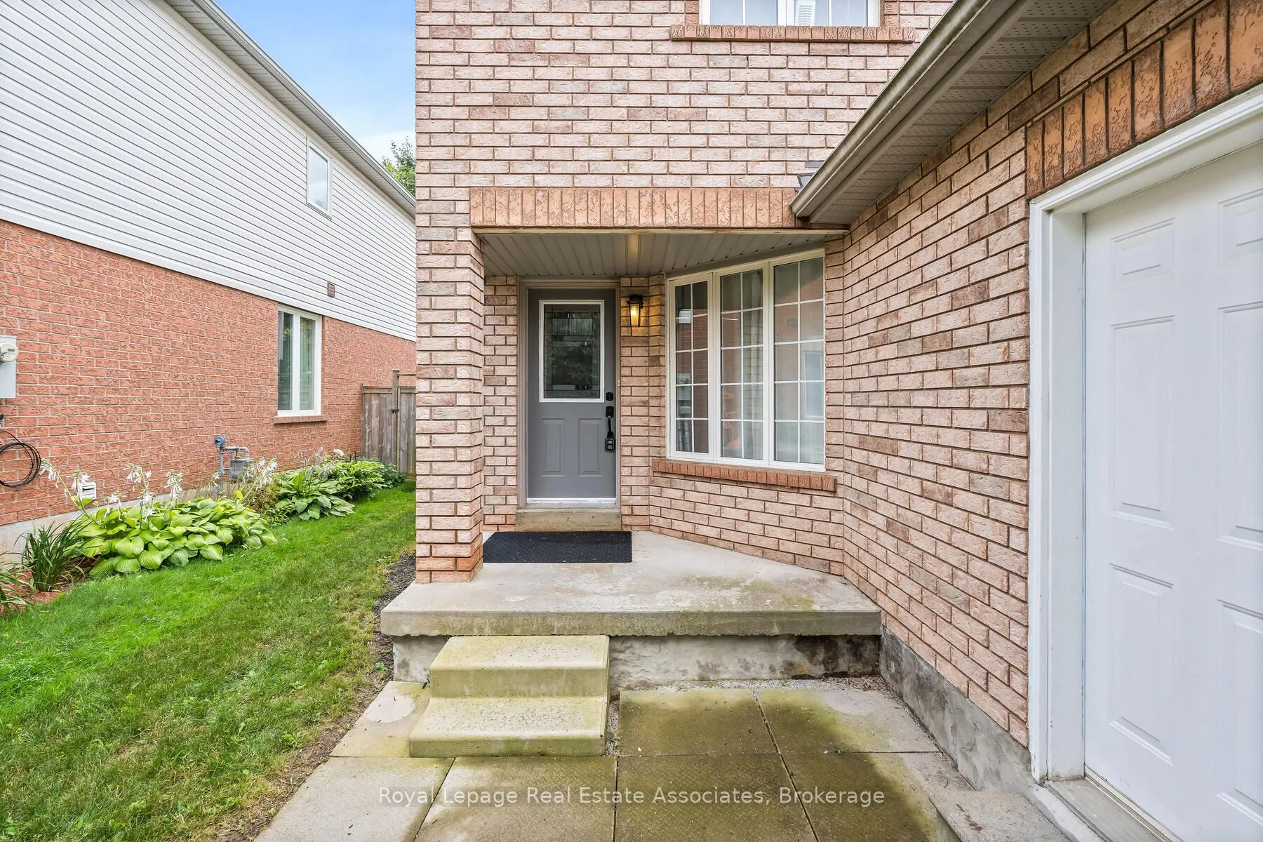 149 Mowat Crescent