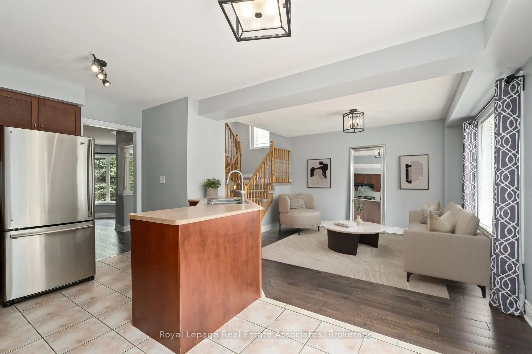 149 Mowat Crescent
