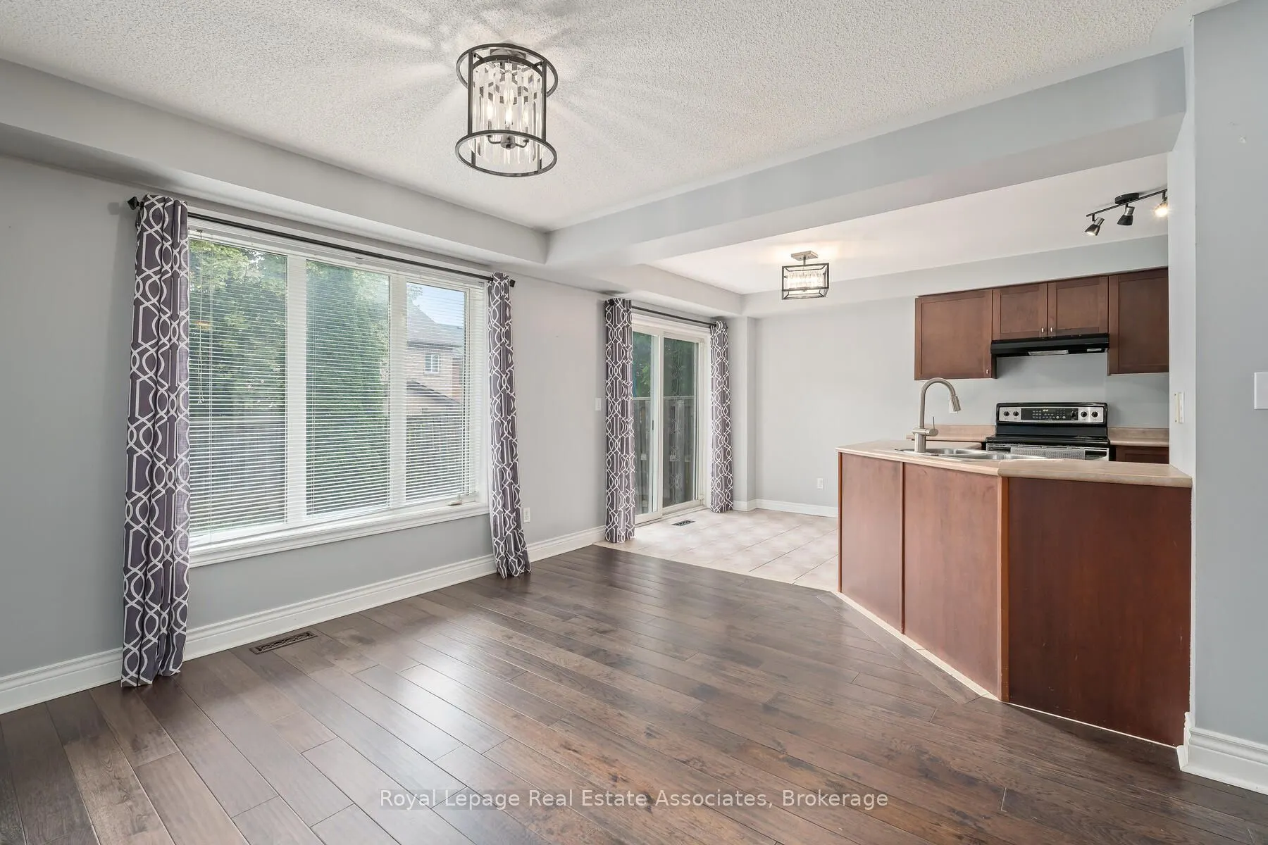 149 Mowat Crescent